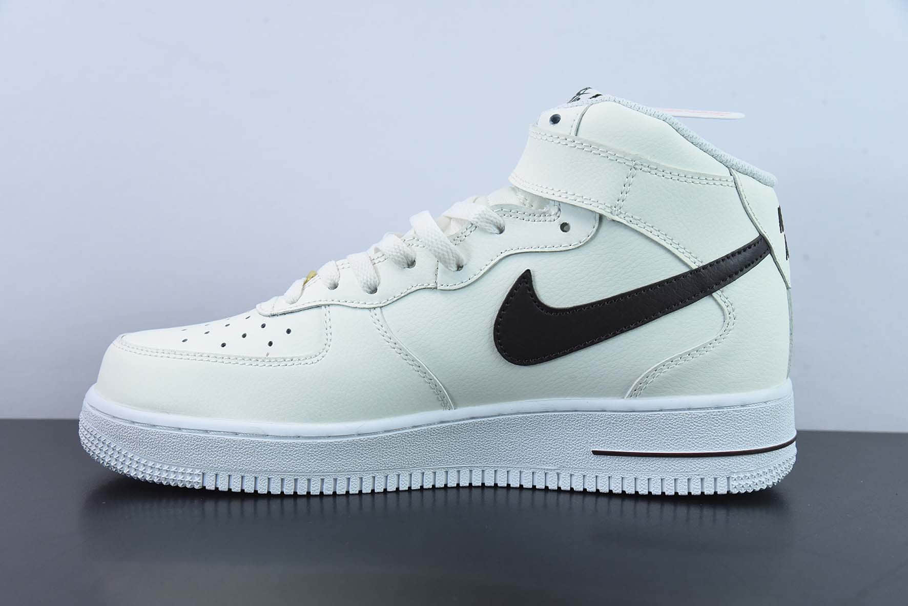 耐克Nike Air Force 1'07 Mid SE40th Anniversary皮革米白棕绿40周年空军一号经典低帮百搭休闲运动板鞋纯原版本 货号：DR9513-100