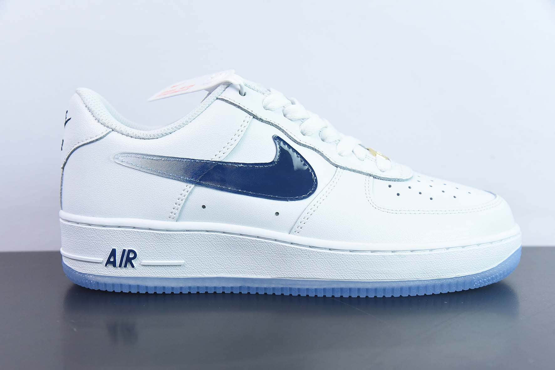 耐克Nike By You Air Force 1'07 Low Retro SP “皮革白深蓝渐变钩子”空军一号低帮休闲板鞋纯原版本 货号：CO3363-366