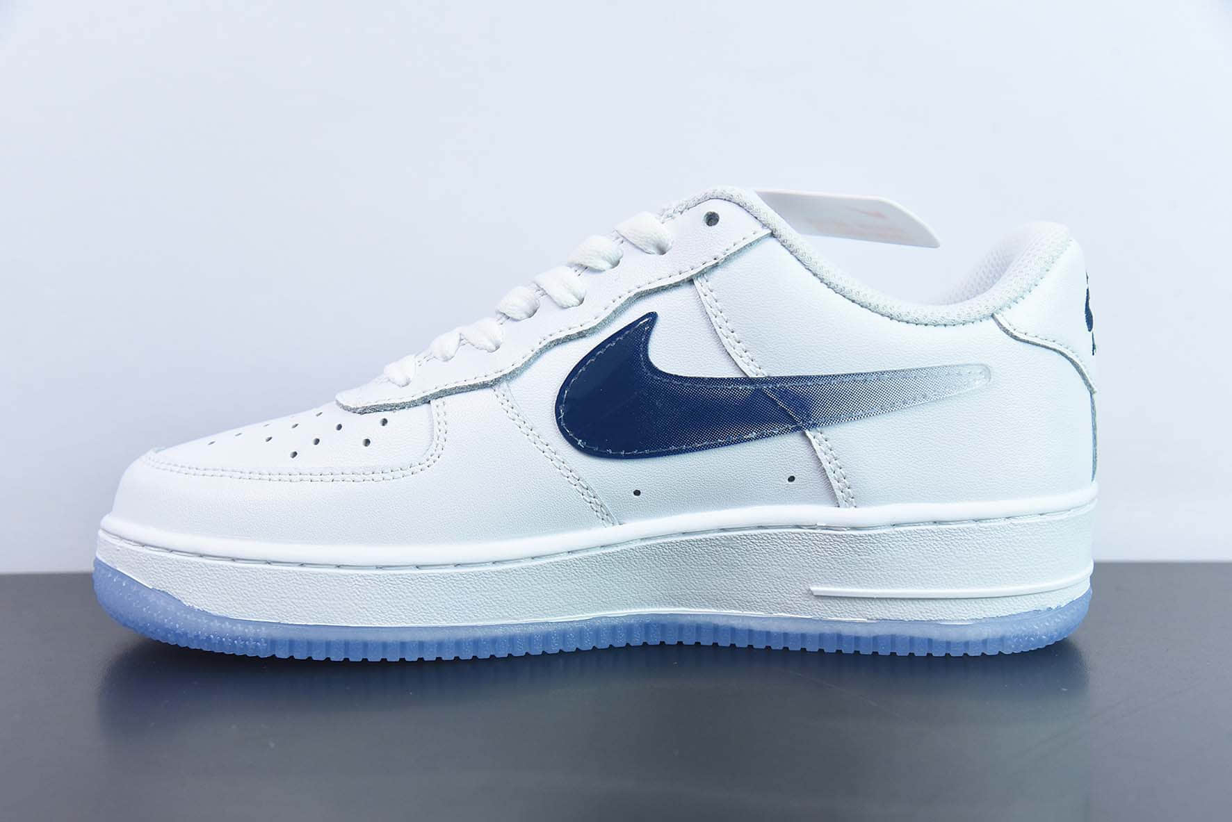 耐克Nike By You Air Force 1'07 Low Retro SP “皮革白深蓝渐变钩子”空军一号低帮休闲板鞋纯原版本 货号：CO3363-366