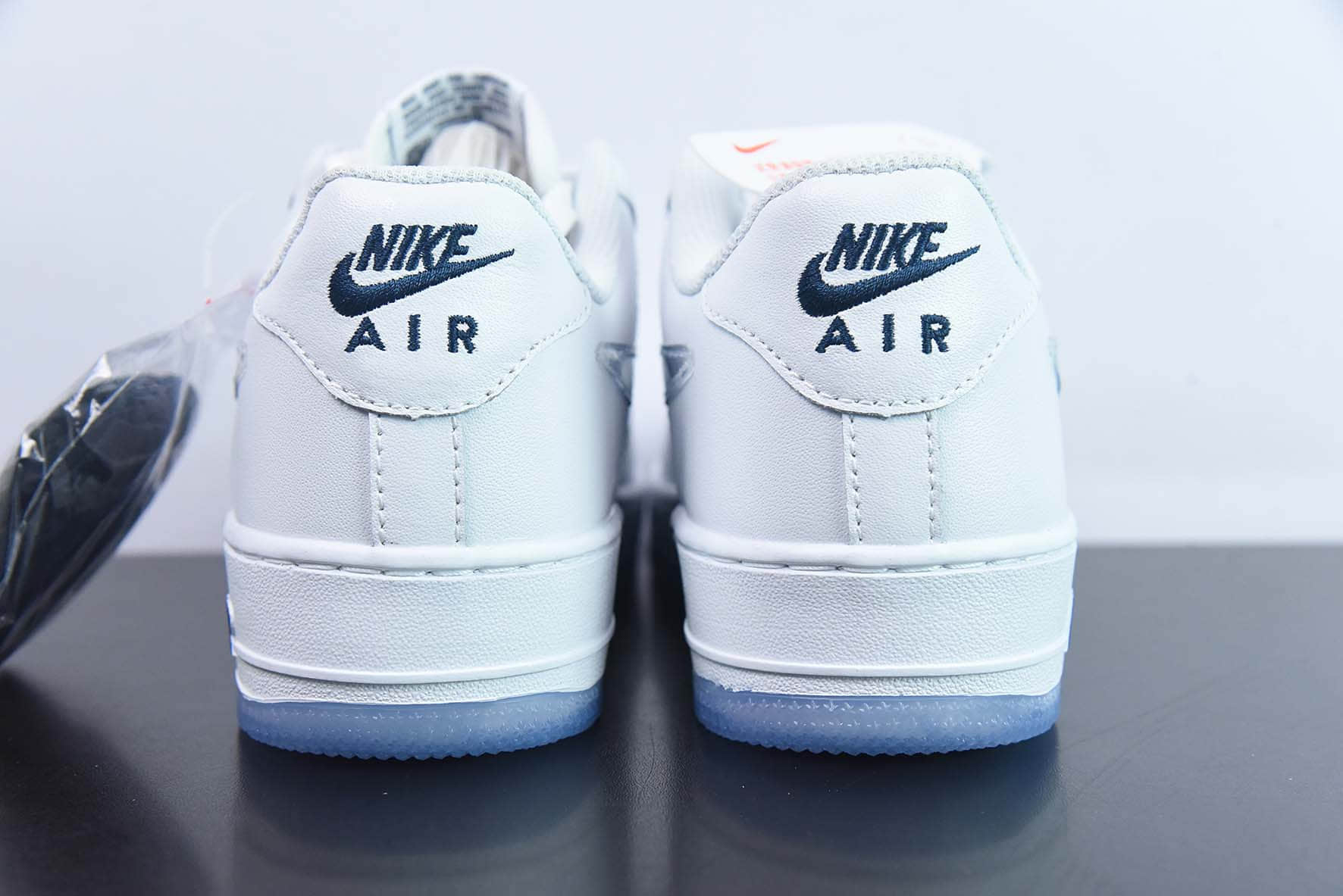 耐克Nike By You Air Force 1'07 Low Retro SP “皮革白深蓝渐变钩子”空军一号低帮休闲板鞋纯原版本 货号：CO3363-366