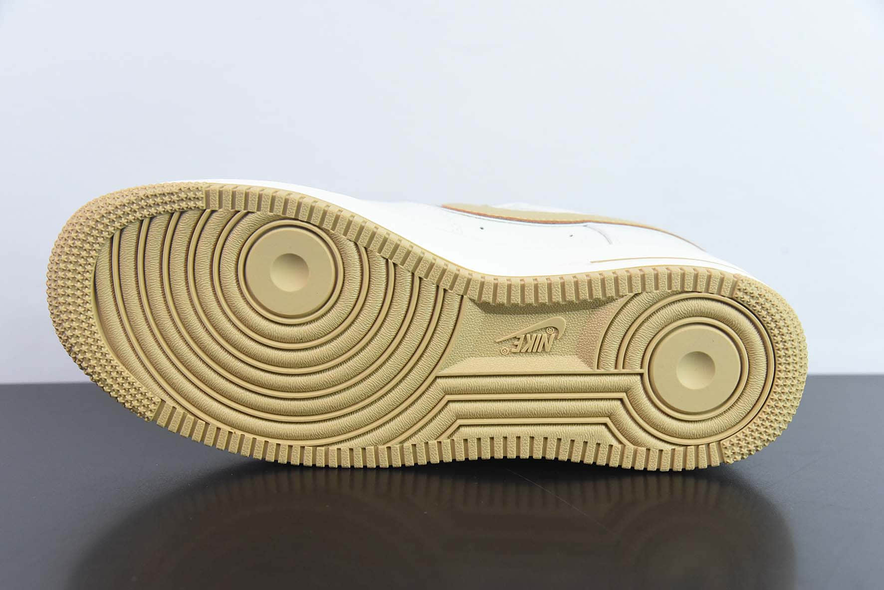 耐克Nike Air Force 1 Low '07 “Keep Fresh”卡其银小勾低帮空军一号低帮休闲板鞋纯原版本 货号：BM1996-055 