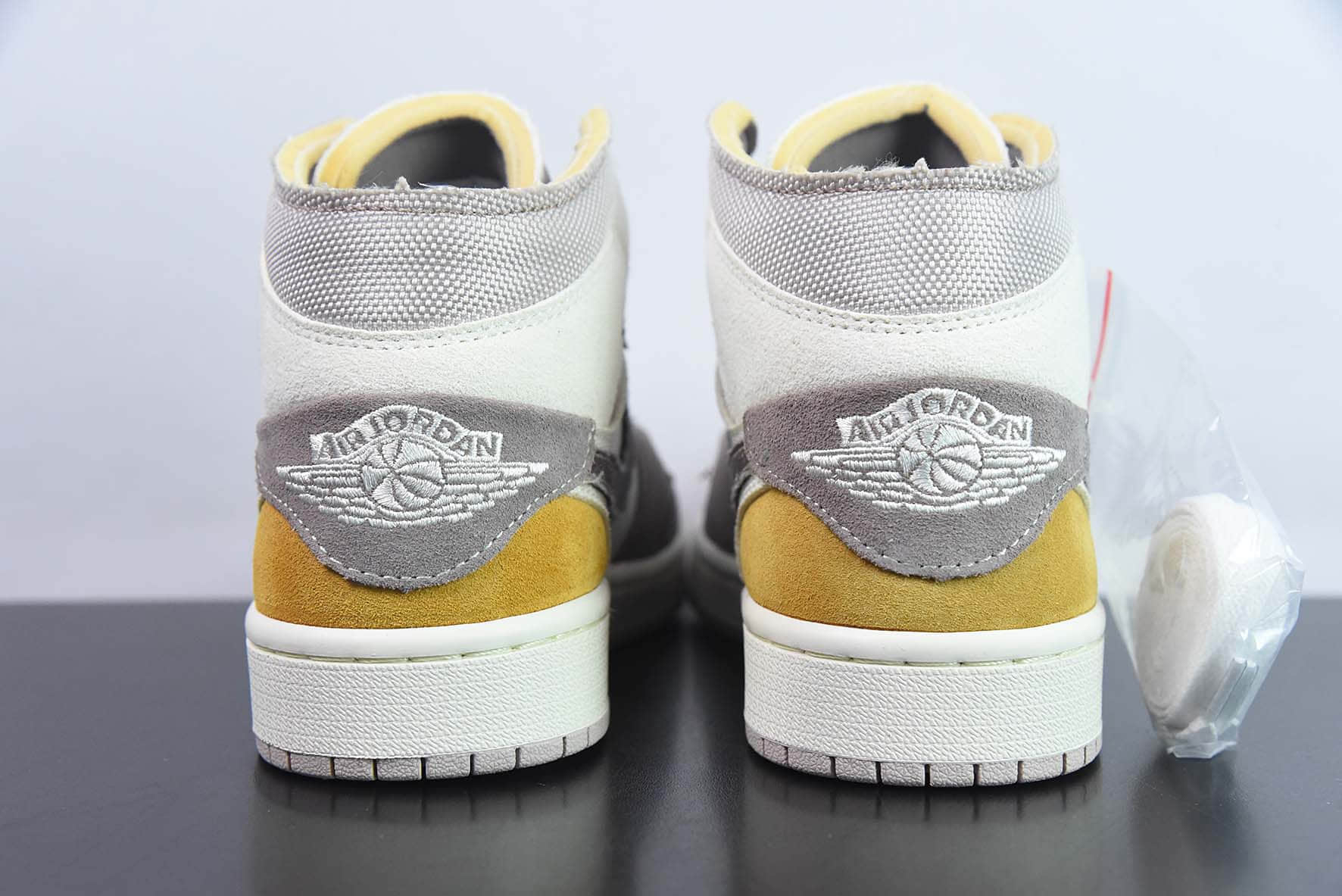 乔丹Air Jordan 1 Mid Craft Sail AJ1 乔1褐灰色中帮篮球鞋纯原版本 货号：DM9652-102 