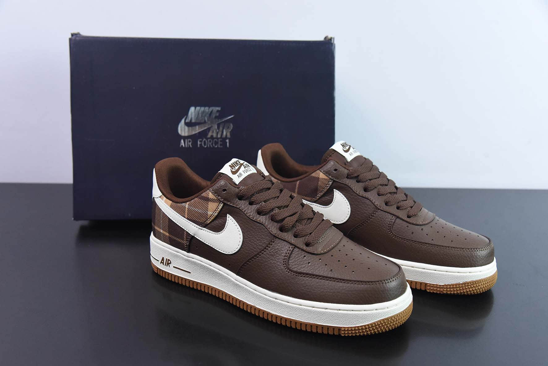 耐克Nike Air Force 1'07 Low 深棕格子布美式复古空军一号低帮休闲板鞋纯原版本 货号：DV0791-200