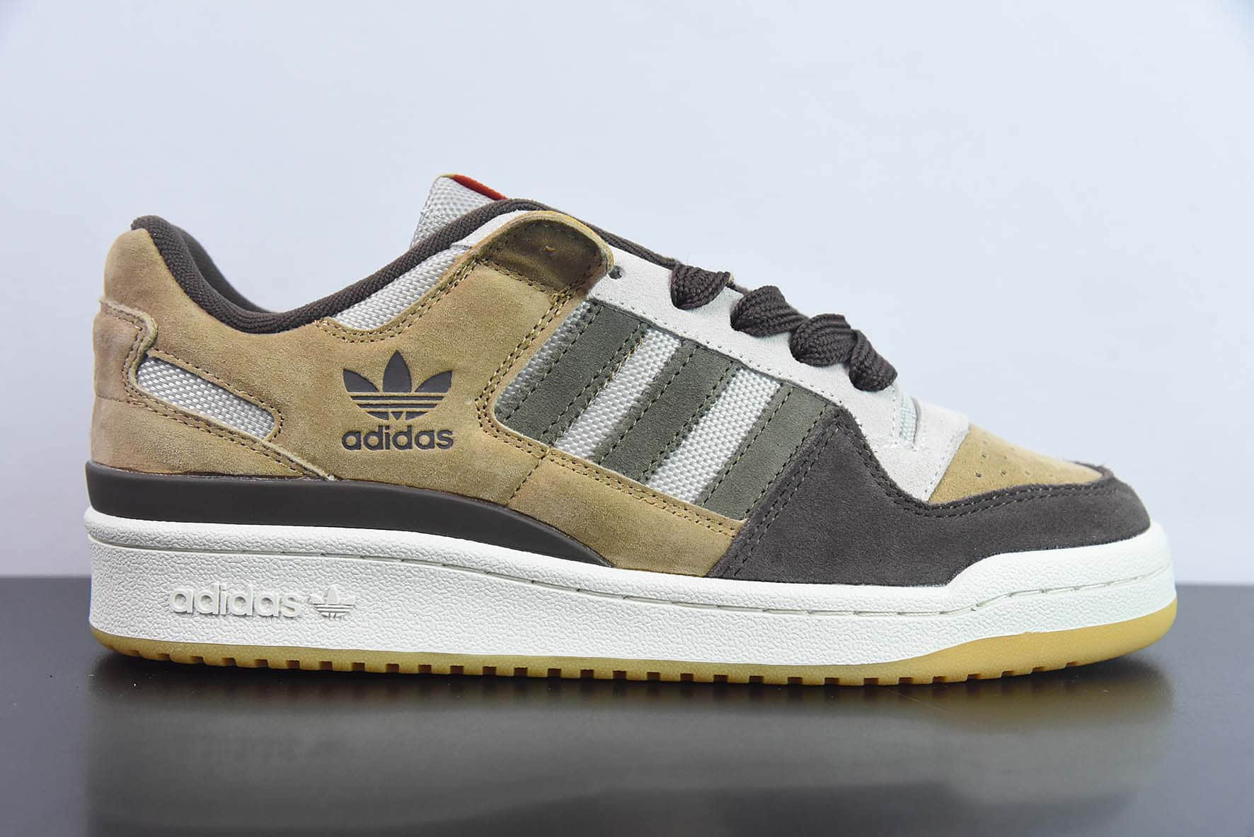 阿迪达斯Adidas Originals Forum 84 Low 深棕麦黄浅灰罗马系列魔术贴低帮休闲板鞋纯原版本 货号：GW4334