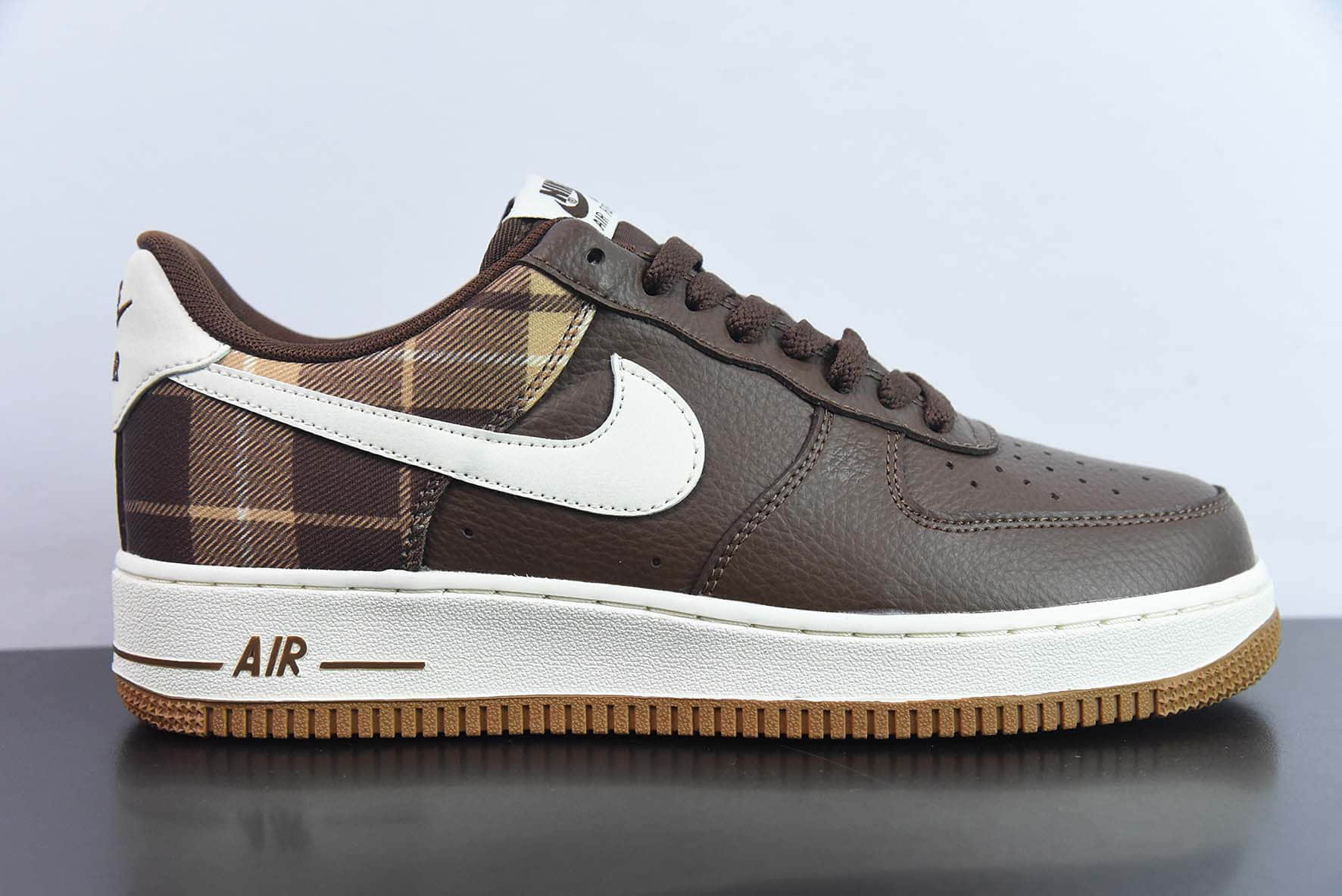 耐克Nike Air Force 1'07 Low 深棕格子布美式复古空军一号低帮休闲板鞋纯原版本 货号：DV0791-200