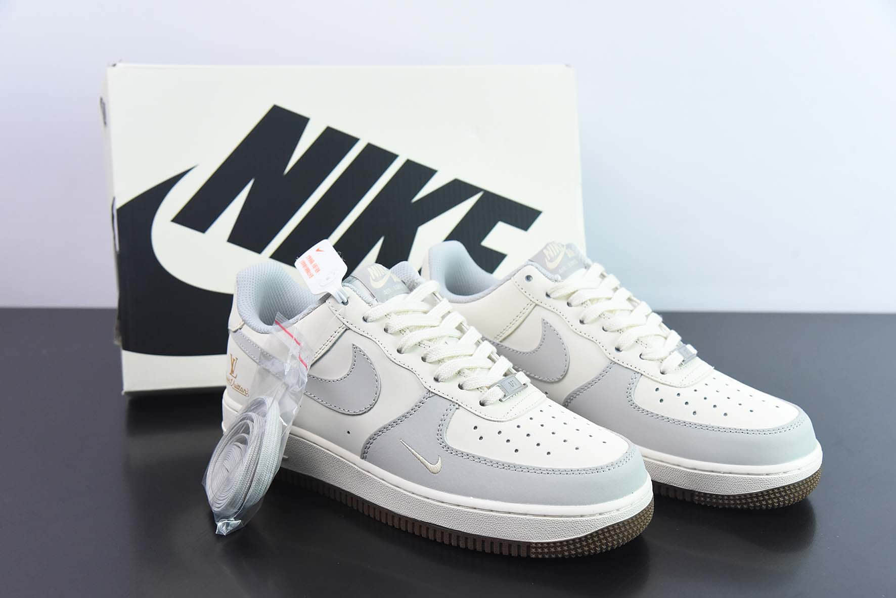 耐克Nike Air Force 1 LV联名闪光银空军一号运动板鞋纯原版本 货号：BS9055-833