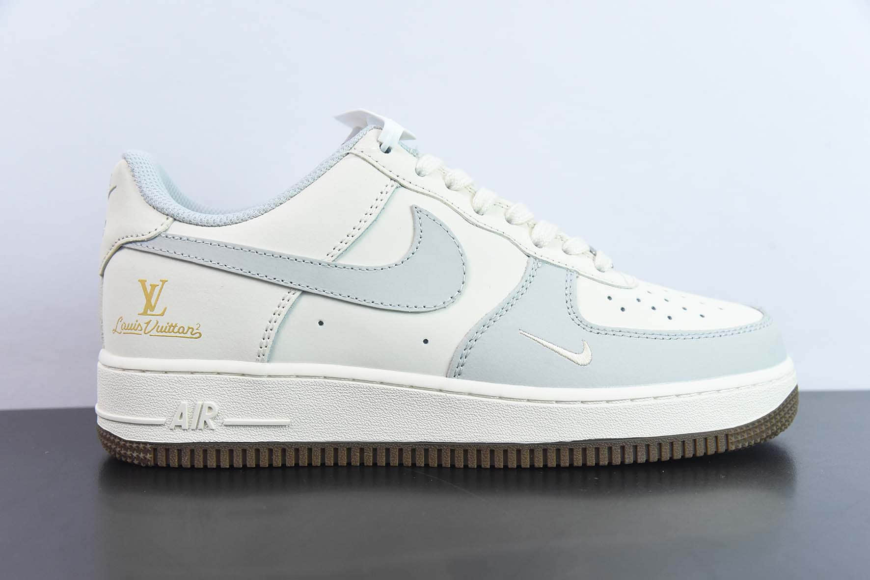 耐克Nike Air Force 1 LV联名闪光银空军一号运动板鞋纯原版本 货号：BS9055-833