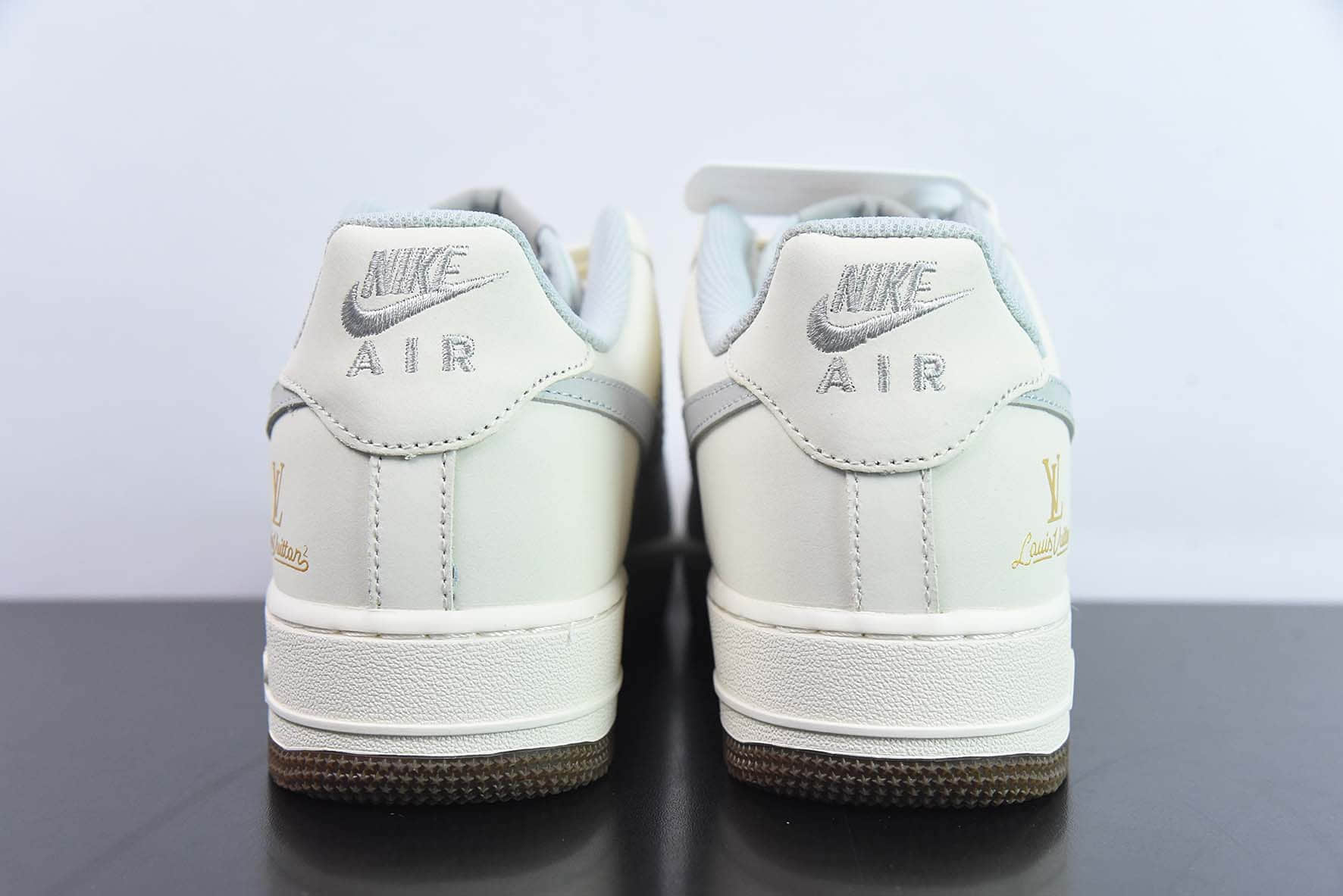 耐克Nike Air Force 1 LV联名闪光银空军一号运动板鞋纯原版本 货号：BS9055-833