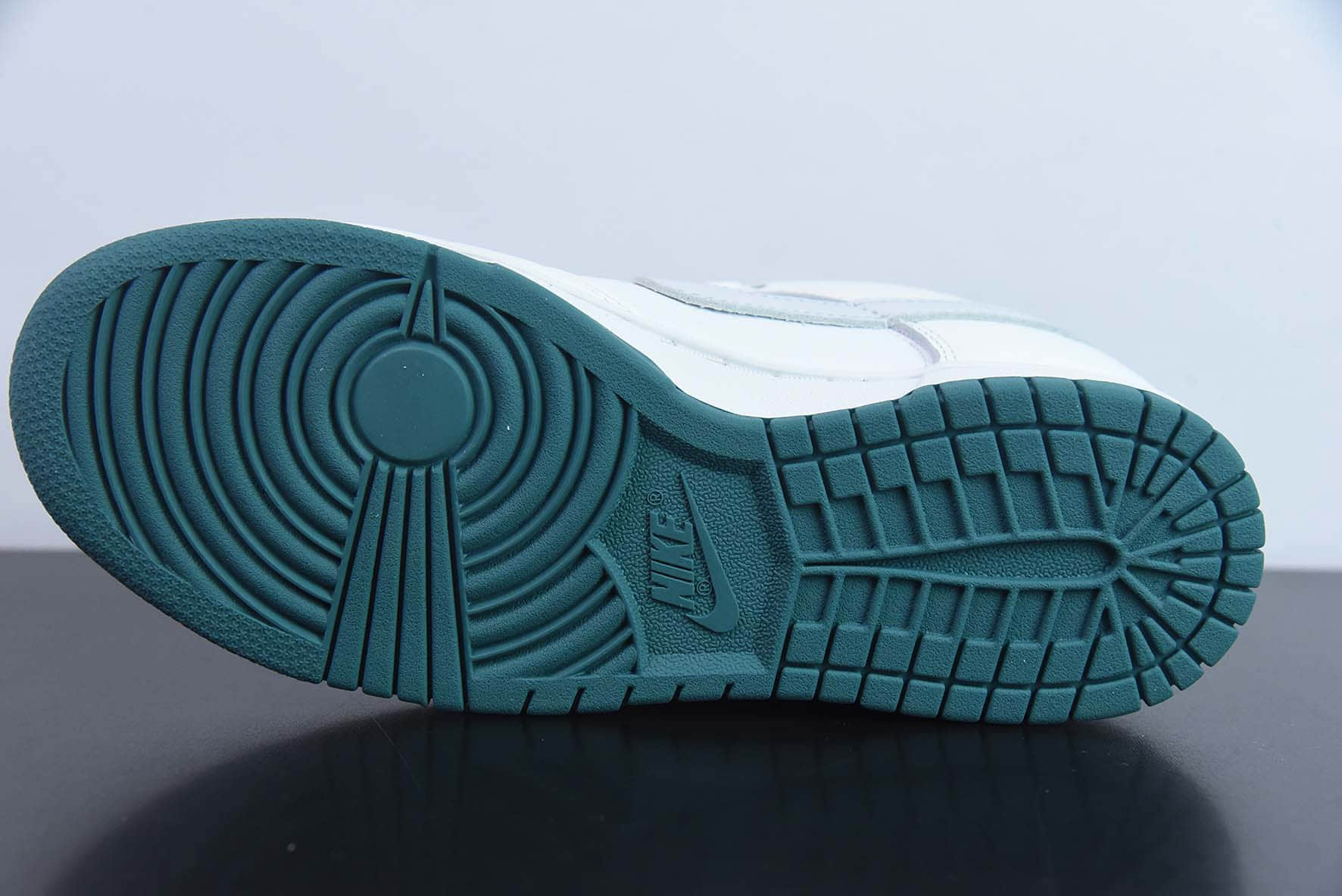 耐克Nike SB Dunk Low 白绿薄荷 SB低帮运动休闲板鞋纯原版本 货号：FD9911-101