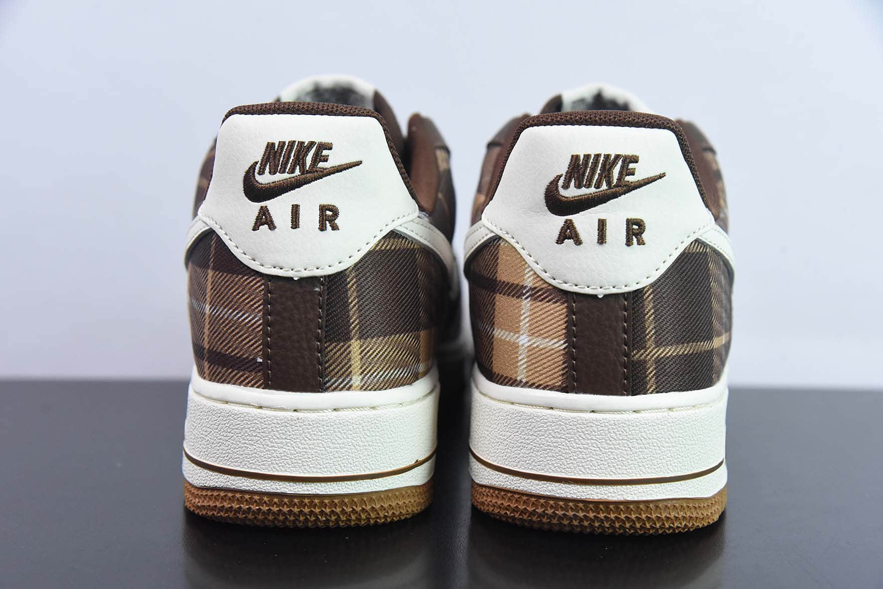 耐克Nike Air Force 1'07 Low 深棕格子布美式复古空军一号低帮休闲板鞋纯原版本 货号：DV0791-200