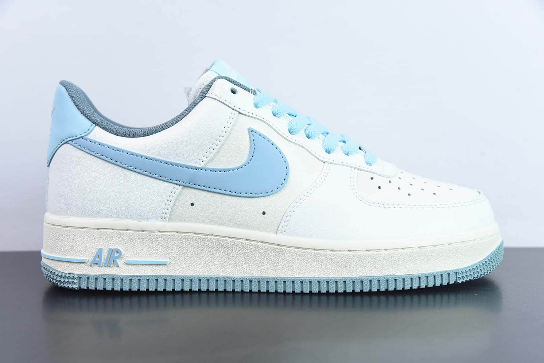 耐克Nike Air Force 1’07 LowBeige WhiteLight Blue皮革拼接白米浅蓝空军一号经典低帮百搭休闲运动板鞋纯原版本 货号：YY3188-101