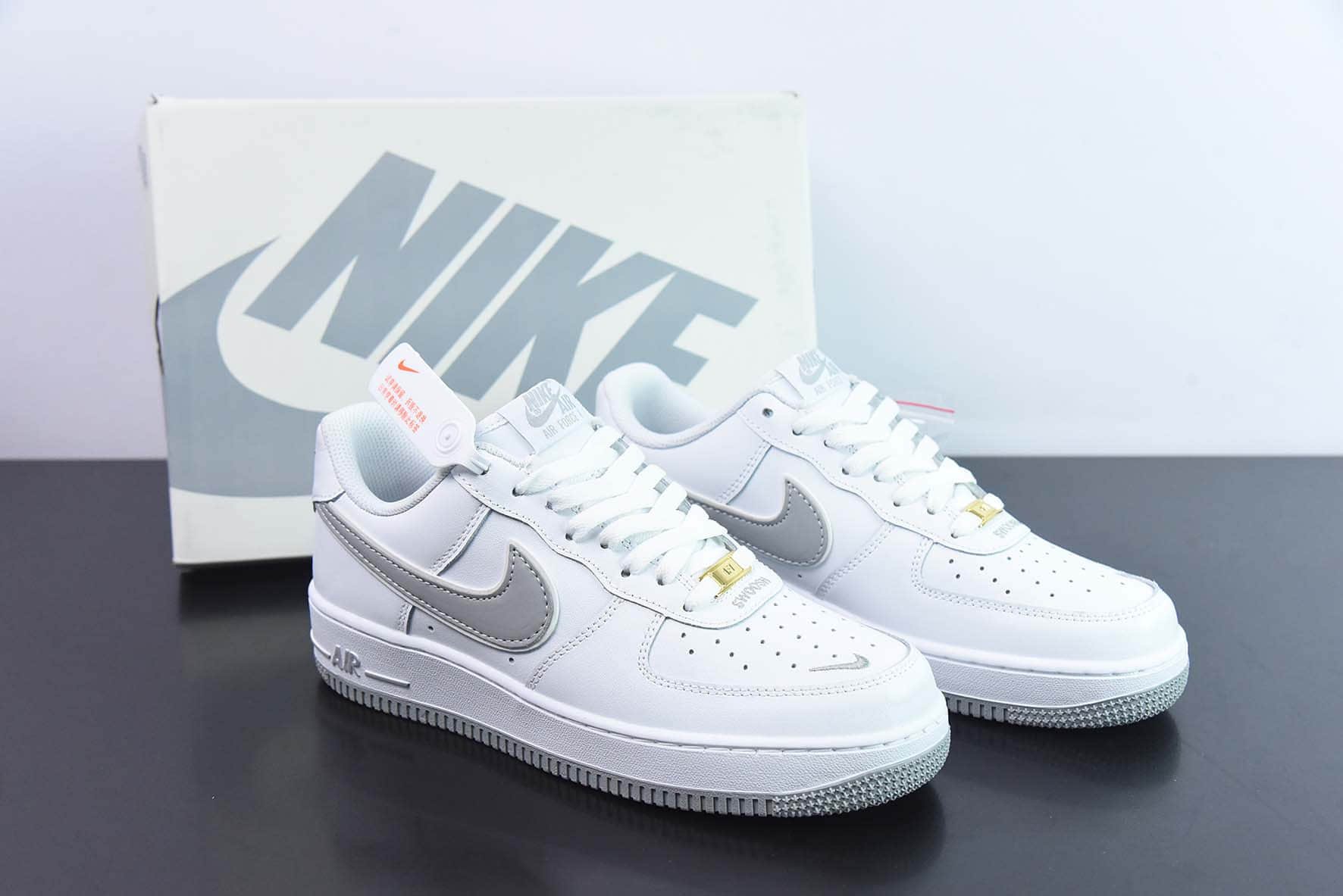 耐克Nike Air Force 1灰白刺绣小勾空军一号低帮休闲运动板鞋纯原版本 货号：CV5696-961