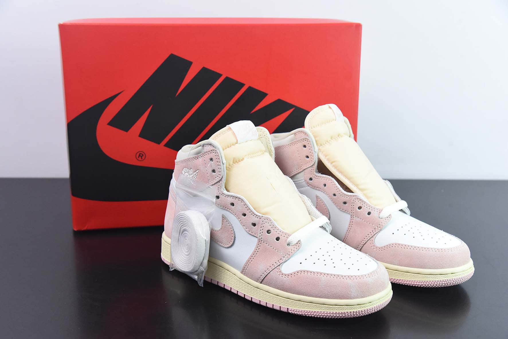 乔丹Air Jordan 1  Washed Pink  AJ1 水洗粉白高帮篮球鞋纯原版本 货号：FD2596-600