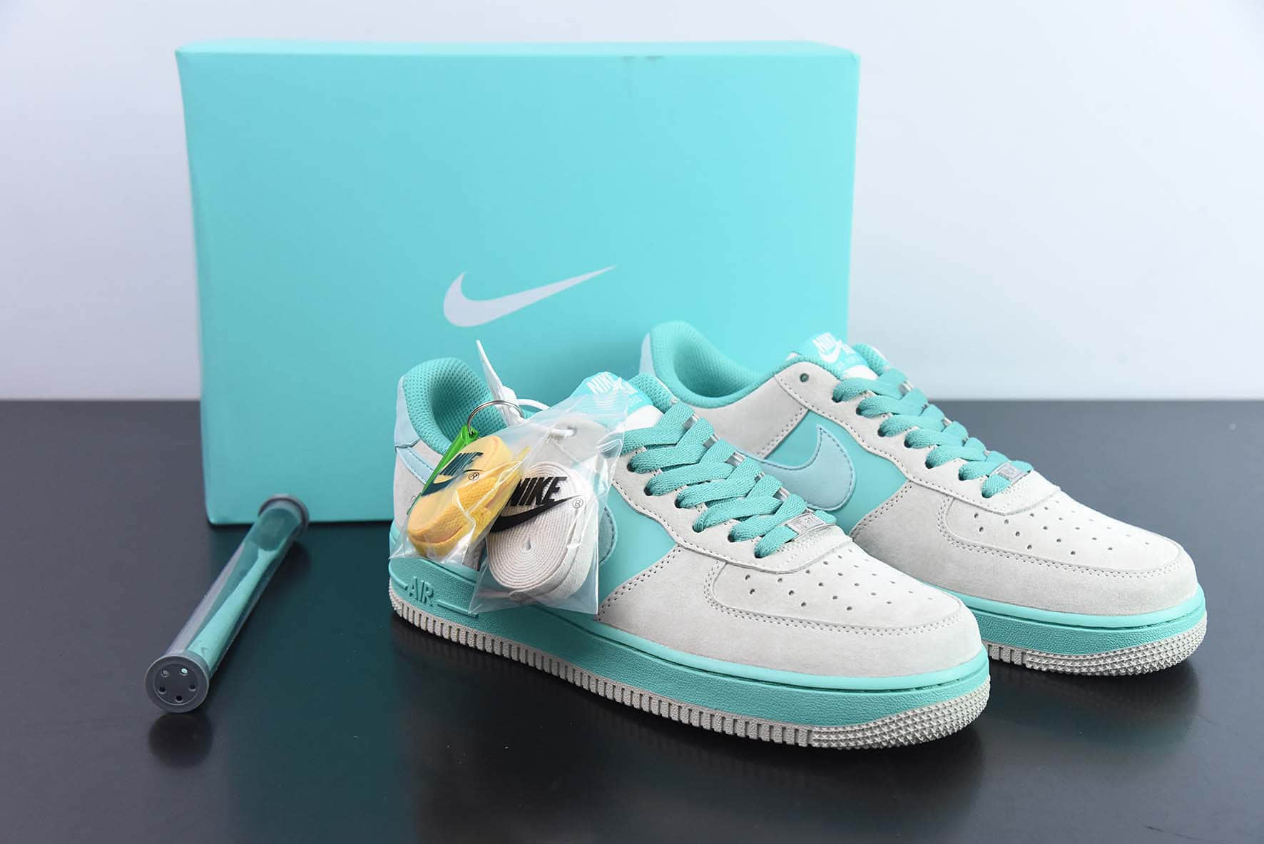耐克Nike iffany & Co. x Nk Air Force 1'07 Low SP Friends and Family 蒂芙尼灰蓝亚洲限定联名款空军一号低帮休闲板鞋纯原版本 货号：DZ1382-222