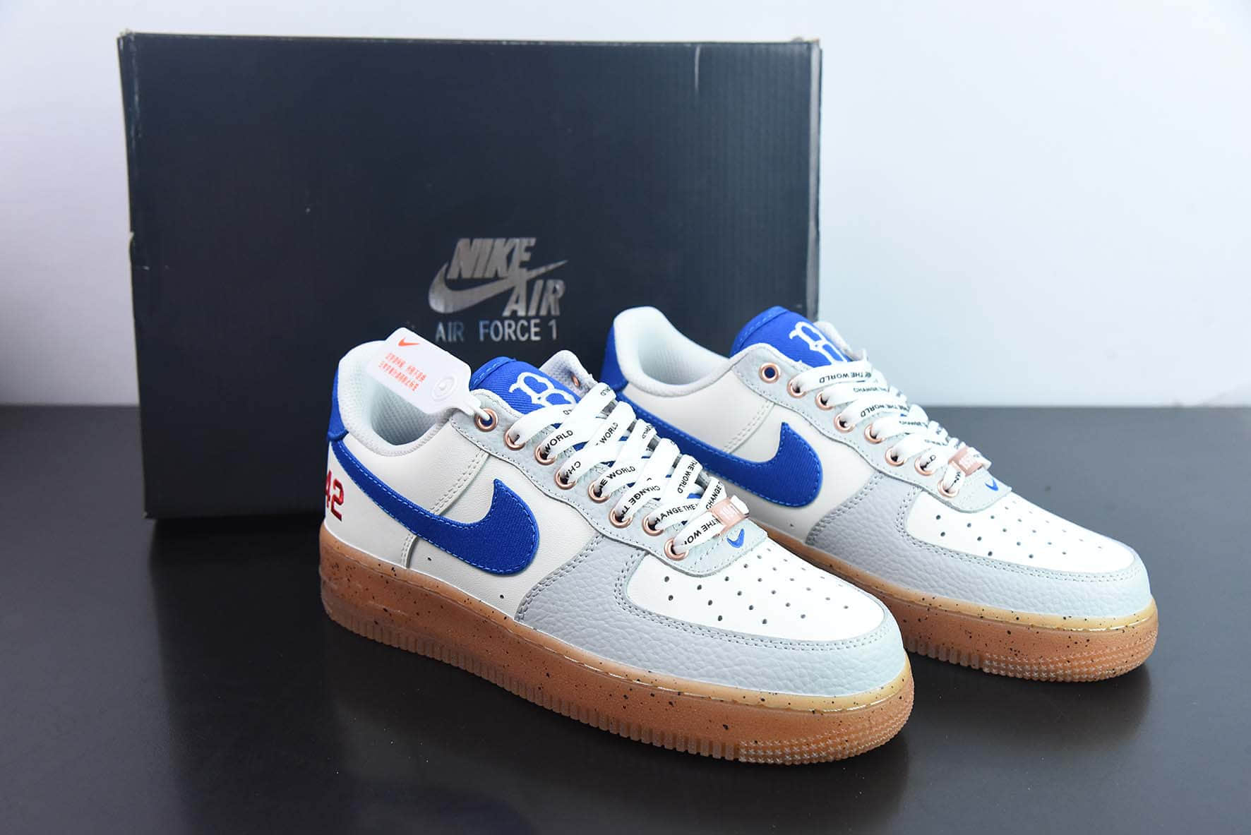 耐克Nike Air Force 1’07 LowSJackie Robinson皮革米白灰宝蓝红42球衣空军一号经典低帮板鞋纯原版本 货号：FN1868-100 