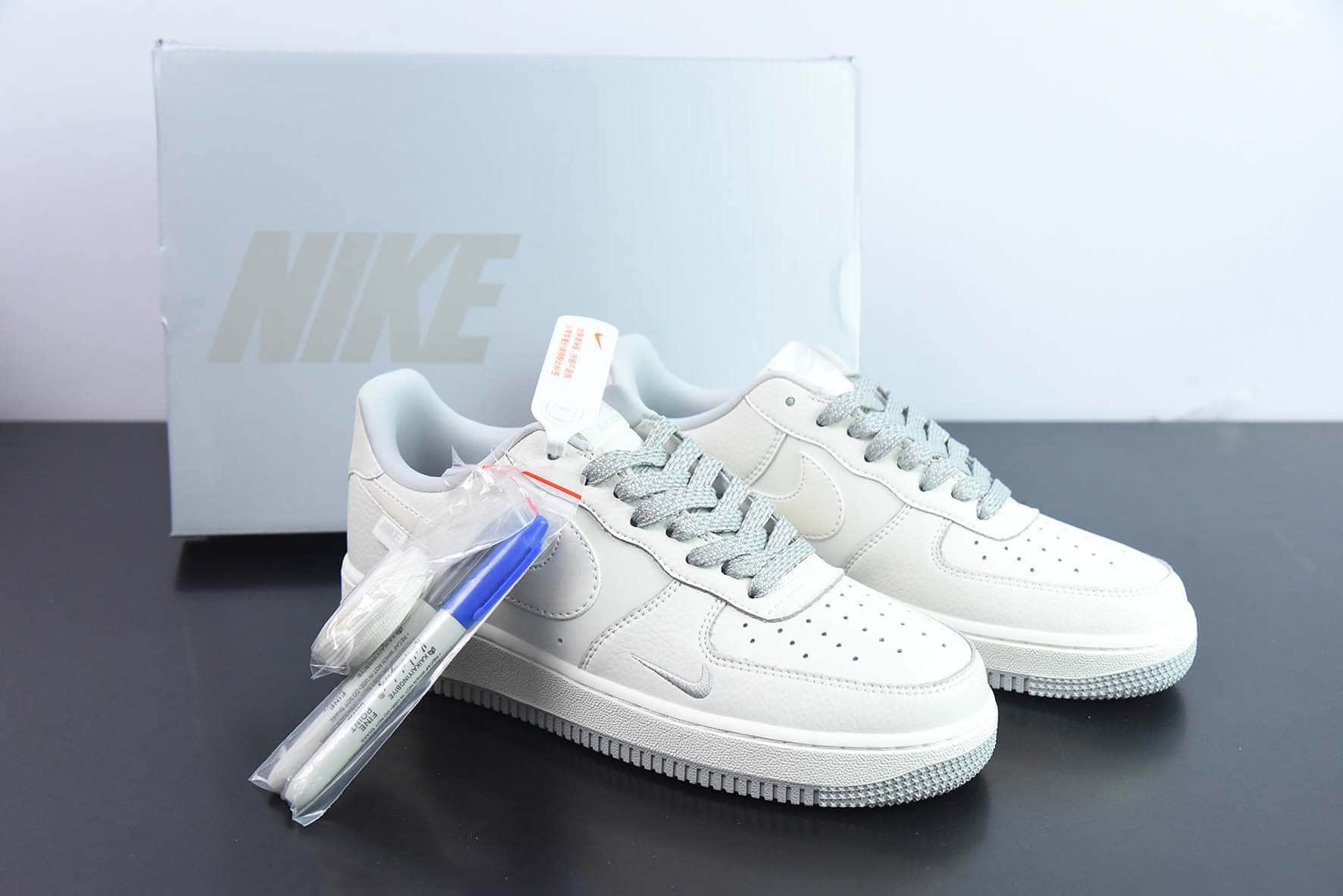 耐克Nike Air Force 1 Low '07 “米银珠光”小勾空军一号低帮休闲板鞋纯原版本 货号：DD9915-611