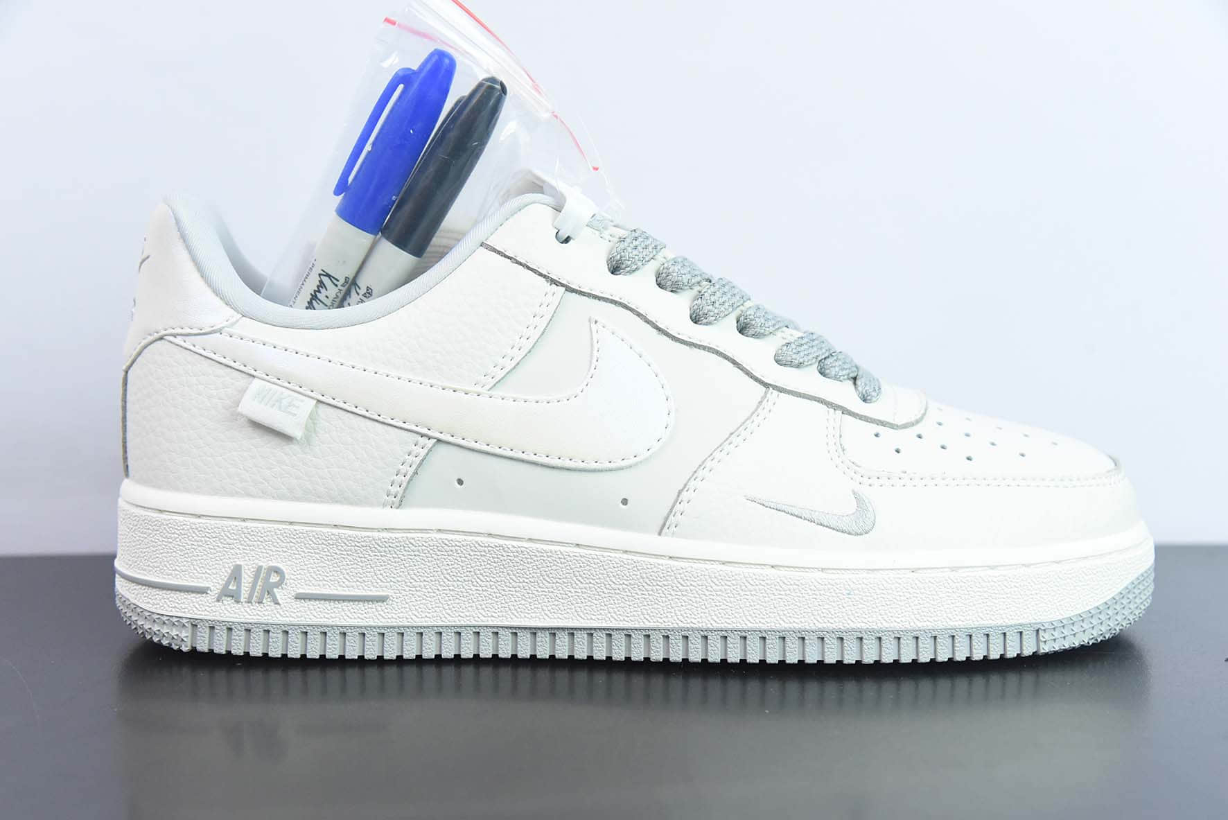 耐克Nike Air Force 1 Low '07 “米银珠光”小勾空军一号低帮休闲板鞋纯原版本 货号：DD9915-611