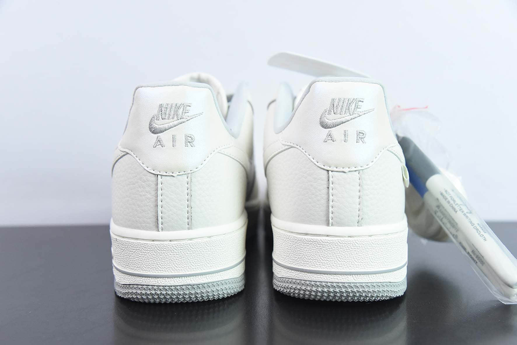 耐克Nike Air Force 1 Low '07 “米银珠光”小勾空军一号低帮休闲板鞋纯原版本 货号：DD9915-611