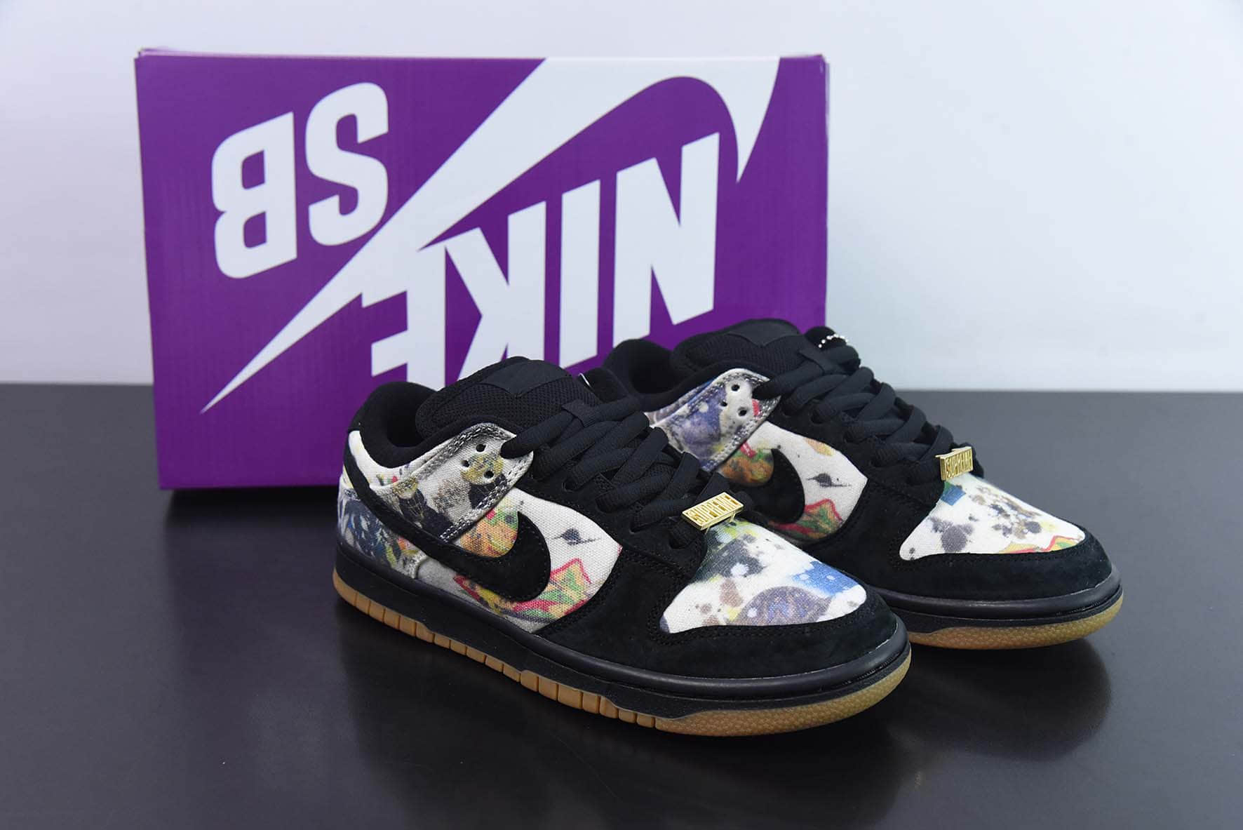 耐克Nike Supreme x NK SB Dunk Low 联名黑涂鸦SB低帮休闲板鞋纯原版本 货号：FD8778-001