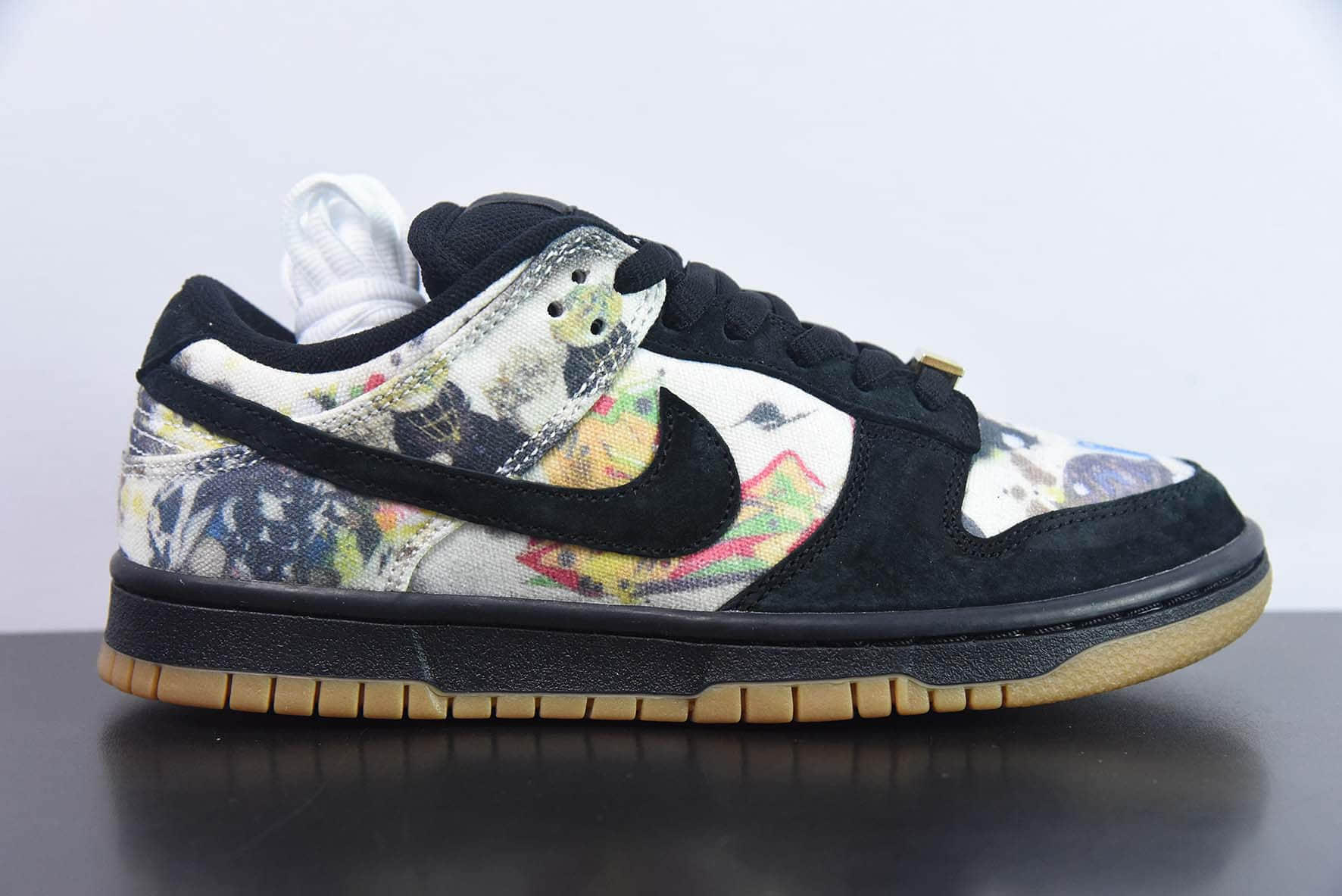 耐克Nike Supreme x NK SB Dunk Low 联名黑涂鸦SB低帮休闲板鞋纯原版本 货号：FD8778-001