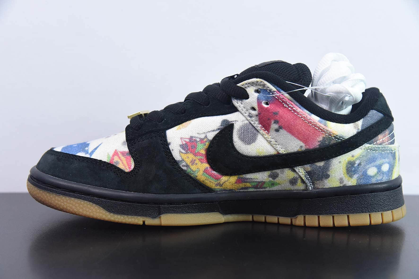 耐克Nike Supreme x NK SB Dunk Low 联名黑涂鸦SB低帮休闲板鞋纯原版本 货号：FD8778-001