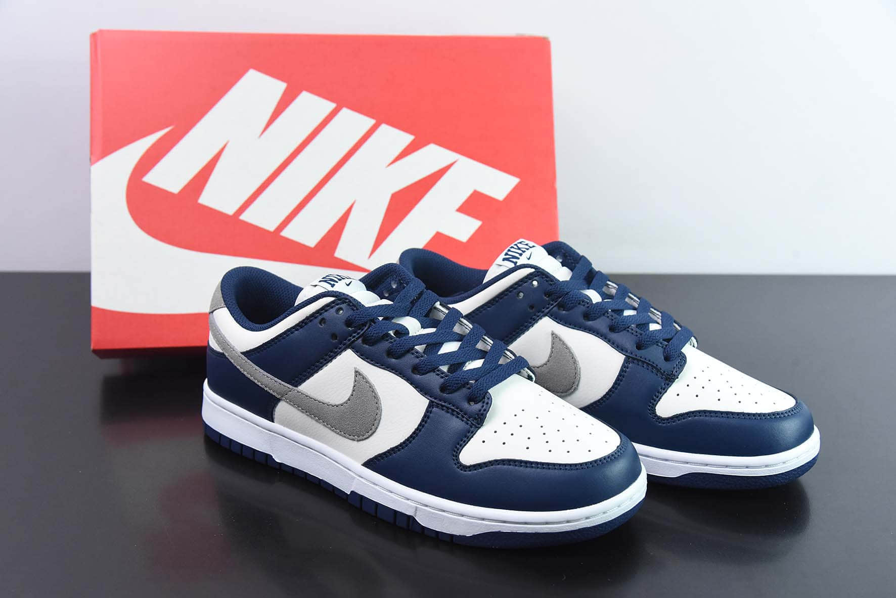 耐克NIKE SB Dunk Low午夜蓝白蓝SB运动休闲低帮板鞋纯原版本 货号：FD9749-400