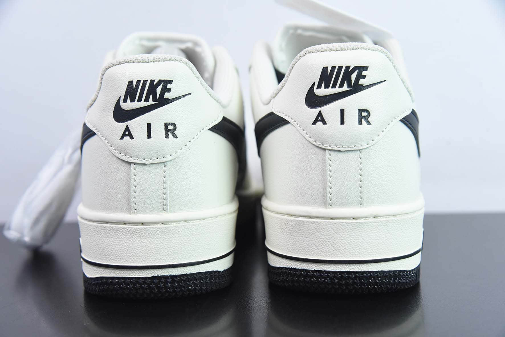 耐克Nike Air Force 1'07 Low 米黑大勾空军一号低帮休闲板鞋纯原版本 货号：SP0758-023