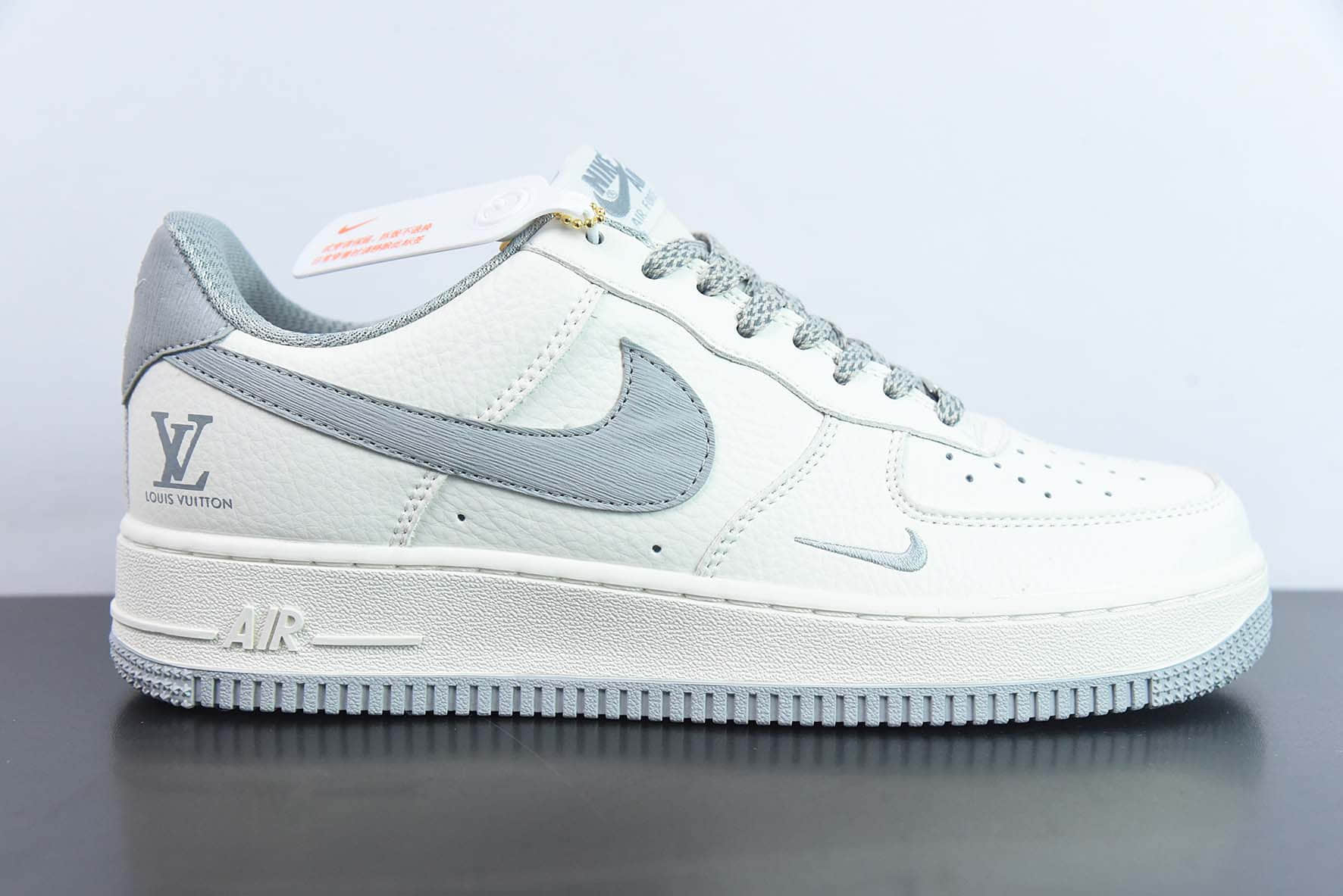 耐克Nike Air Force 1 07 LV8BeigeGrey LV“皮革米白狼灰LV印花”空军一号低帮休闲板鞋纯原版本 货号：NK6369-568