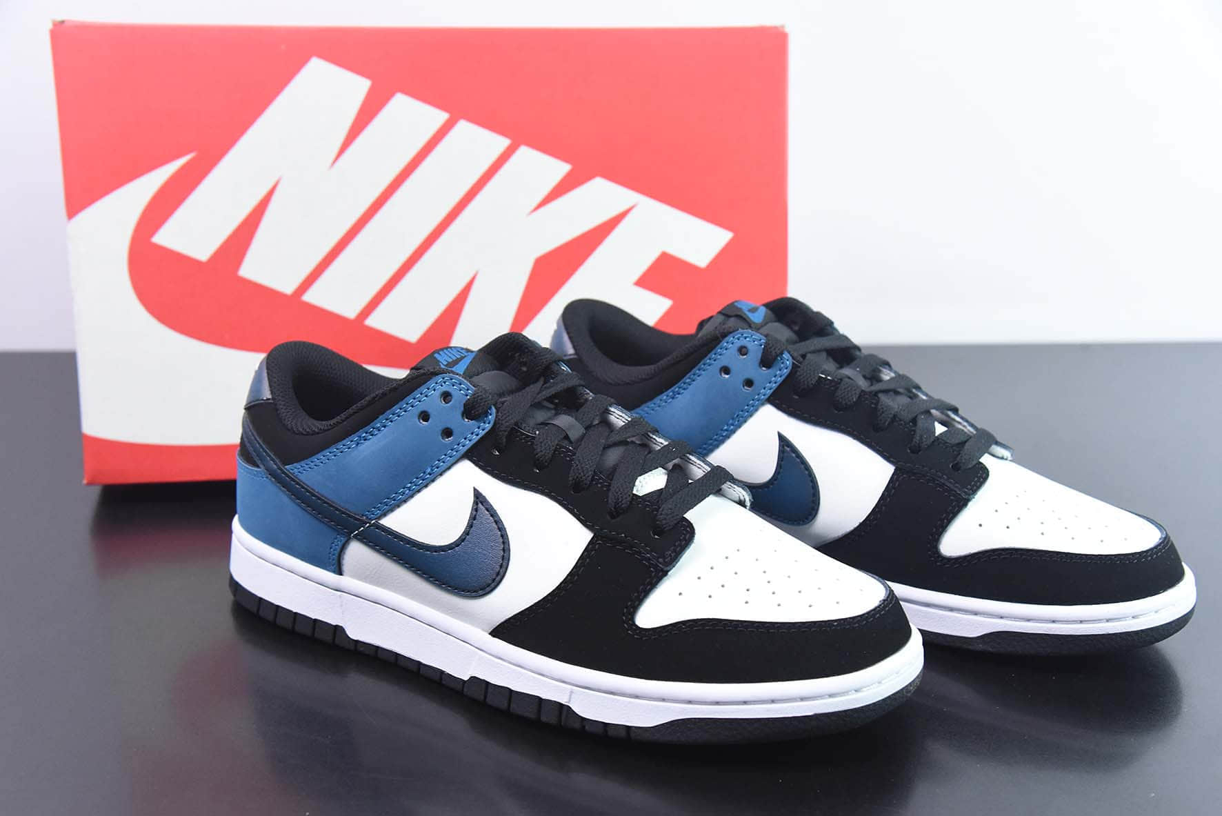 耐克Nike SB Dunk Low “Industrial Blue”黑白蓝SB低帮休闲滑板鞋纯原版本 货号：FD6923-100