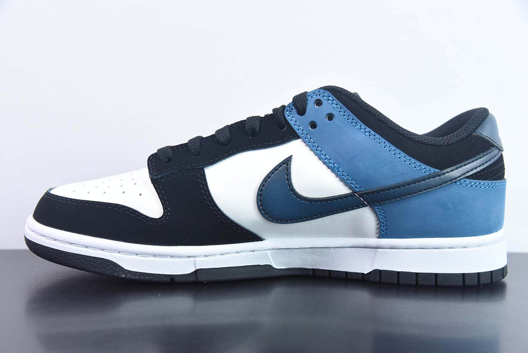 耐克Nike SB Dunk Low “Industrial Blue”黑白蓝SB低帮休闲滑板鞋纯原版本 货号：FD6923-100