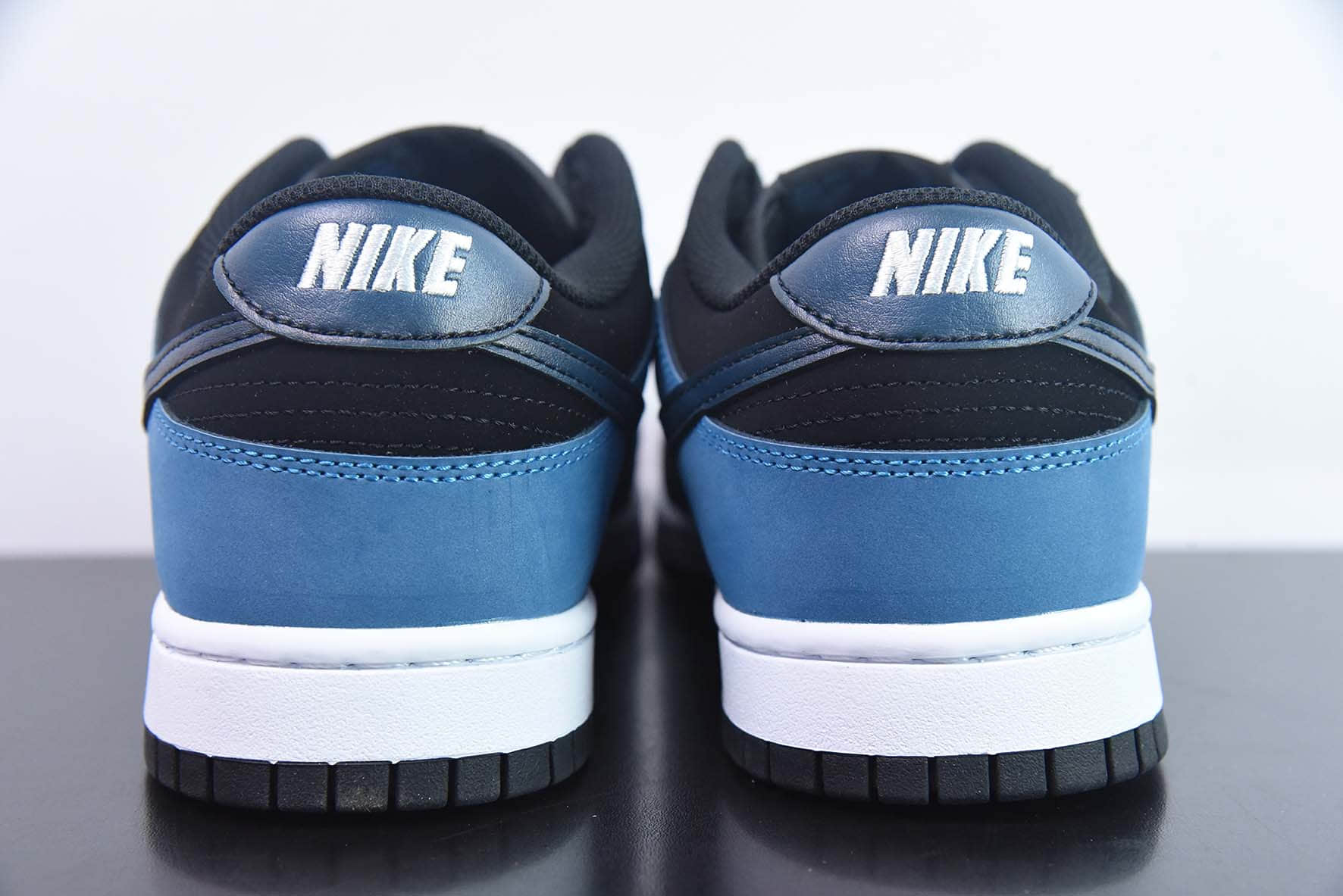 耐克Nike SB Dunk Low “Industrial Blue”黑白蓝SB低帮休闲滑板鞋纯原版本 货号：FD6923-100