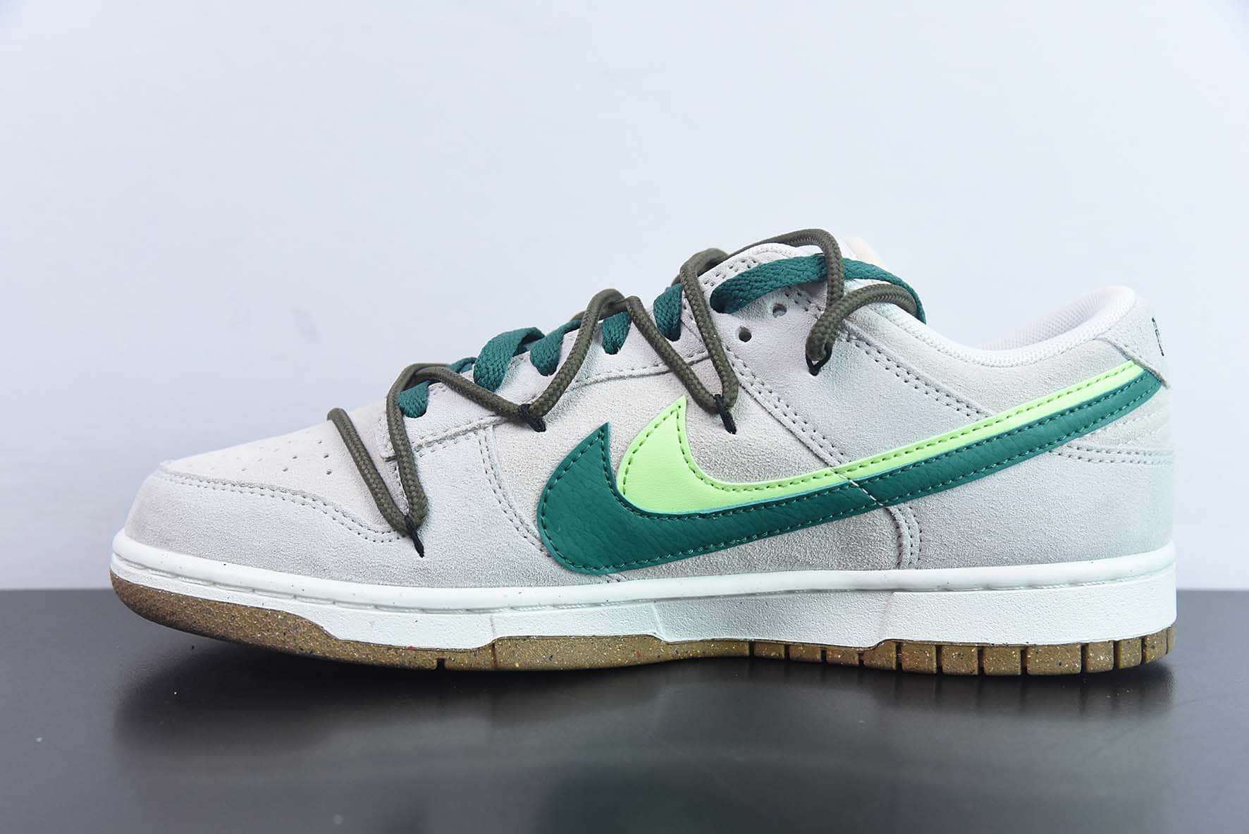 耐克Nike Dunk Low 绿野仙踪双勾绑带定制低帮休闲板鞋纯原版本 货号：DO9457-129