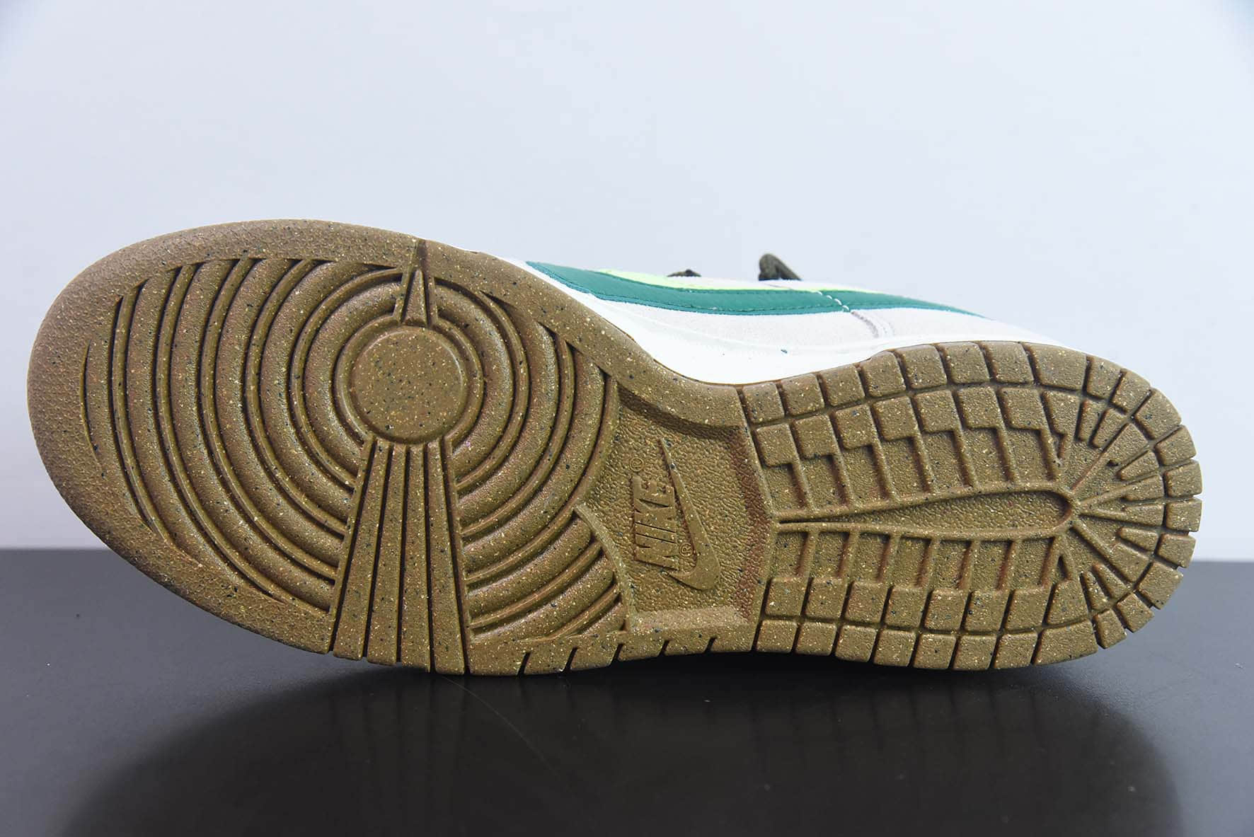 耐克Nike Dunk Low 绿野仙踪双勾绑带定制低帮休闲板鞋纯原版本 货号：DO9457-129
