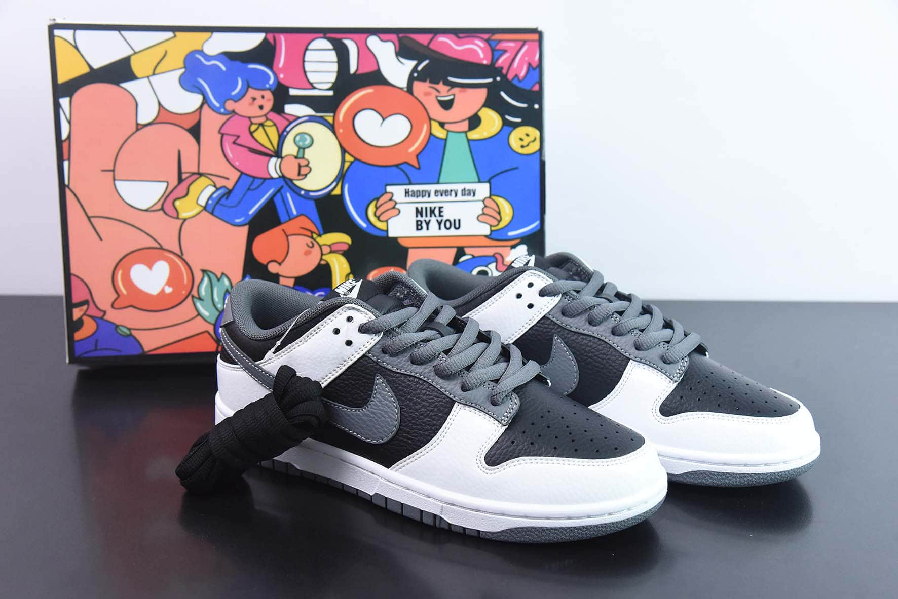 耐克NIKE SB Dunk Low 大友克洋联名黑白SB运动休闲低帮板鞋纯原版本 货号：MG3699-002 