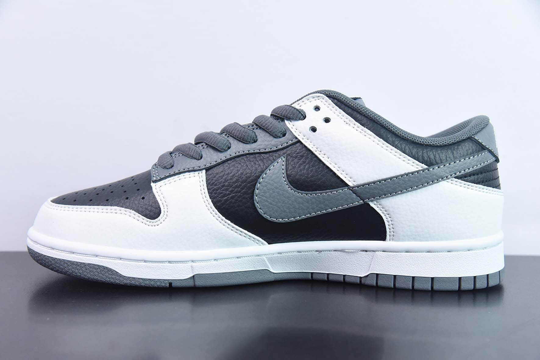 耐克NIKE SB Dunk Low 大友克洋联名黑白SB运动休闲低帮板鞋纯原版本 货号：MG3699-002 