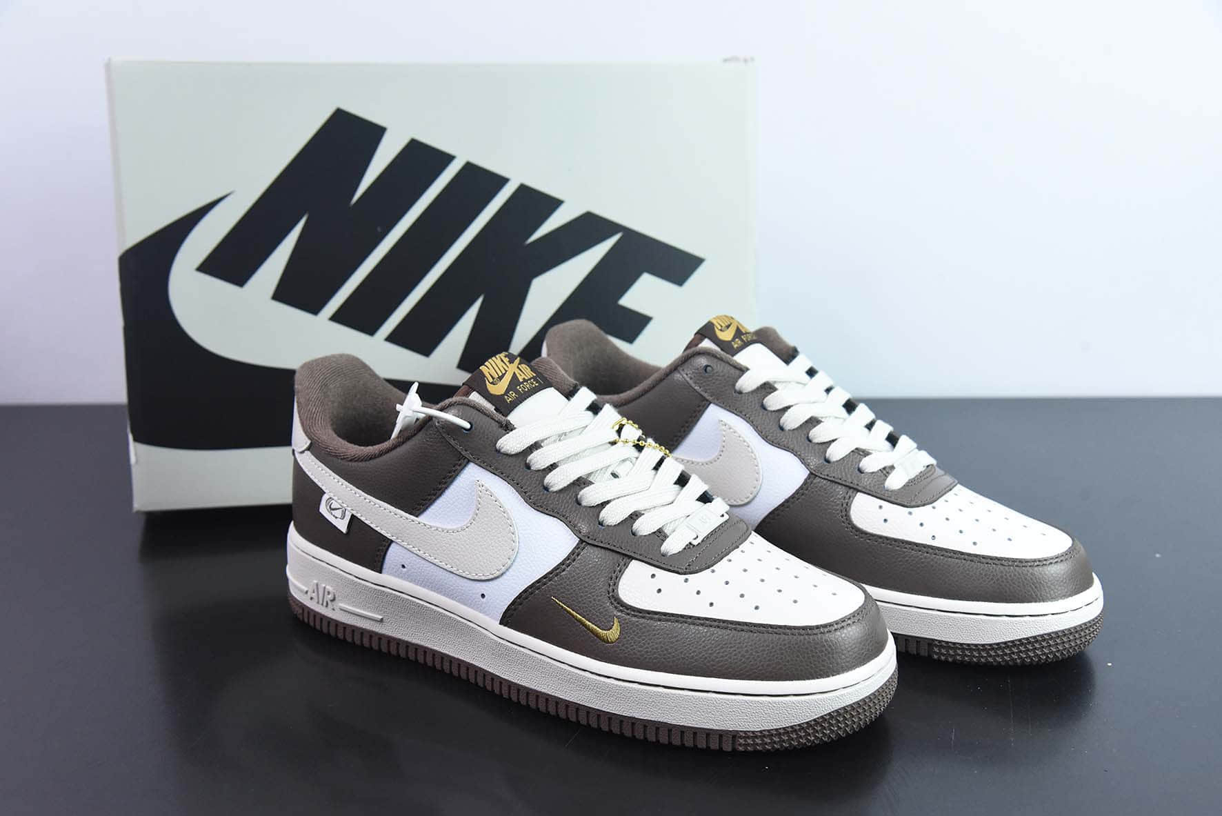 耐克Nike Air Force 1 AF1白棕小金钩空军一号低帮休闲板鞋纯原版本 货号：DB3301-077 