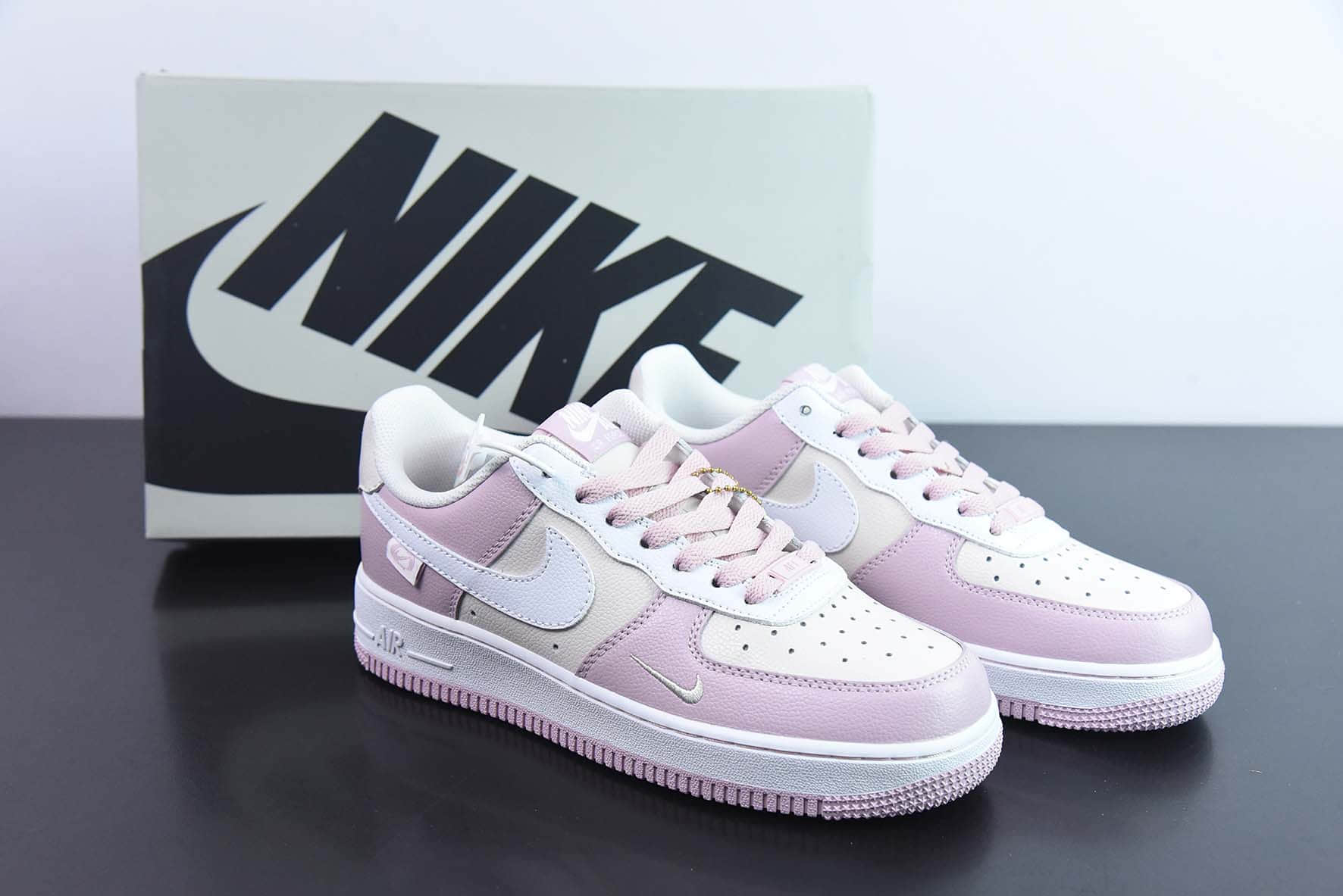 耐克Nike Air Force 1 Low '07 “水蜜桃”小勾空军一号低帮休闲板鞋纯原版本 货号：DB3301-055