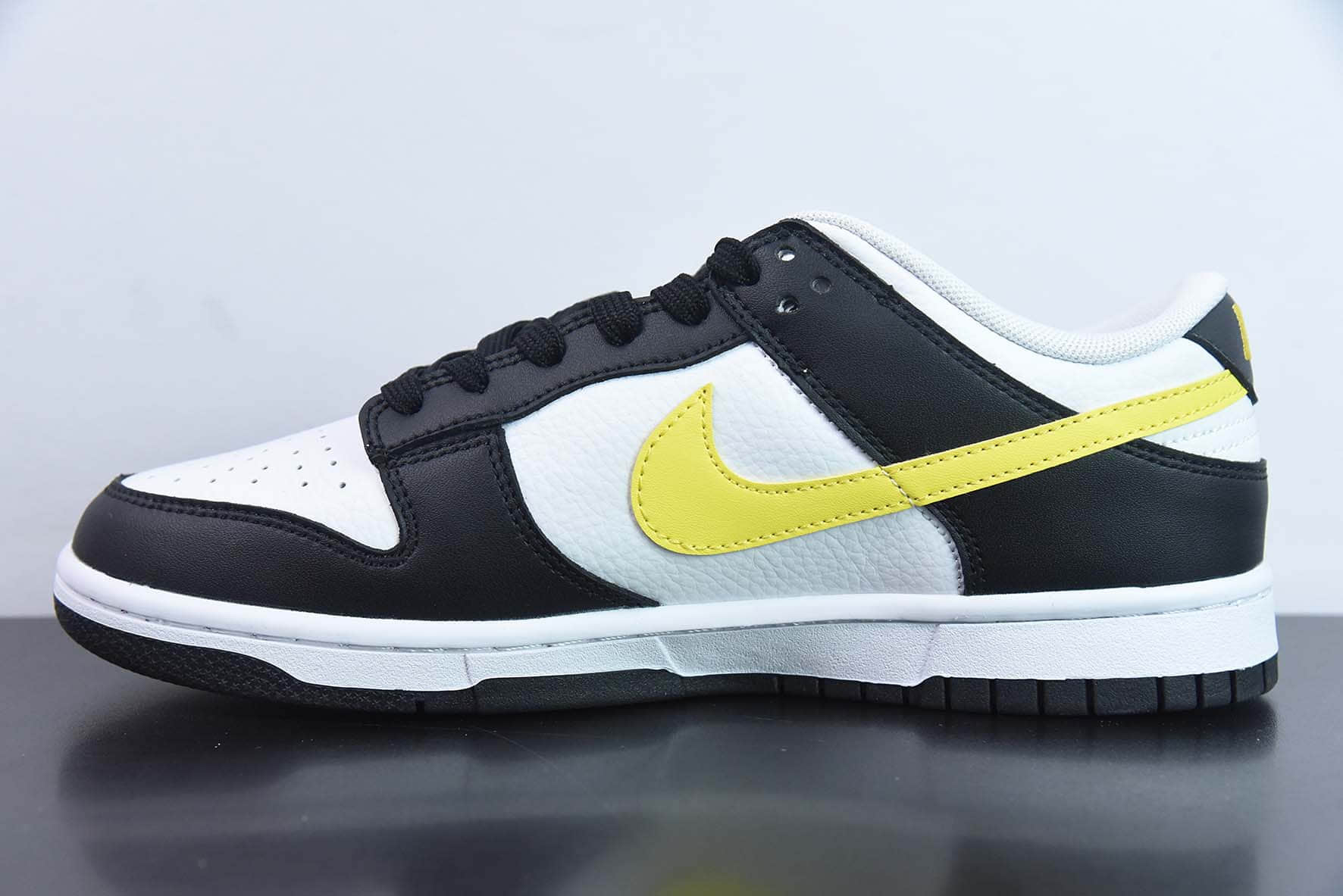 耐克Nike SB Dunk Low “黑白黄”熊猫低帮休闲滑板鞋纯原版本 货号：FQ2431-001