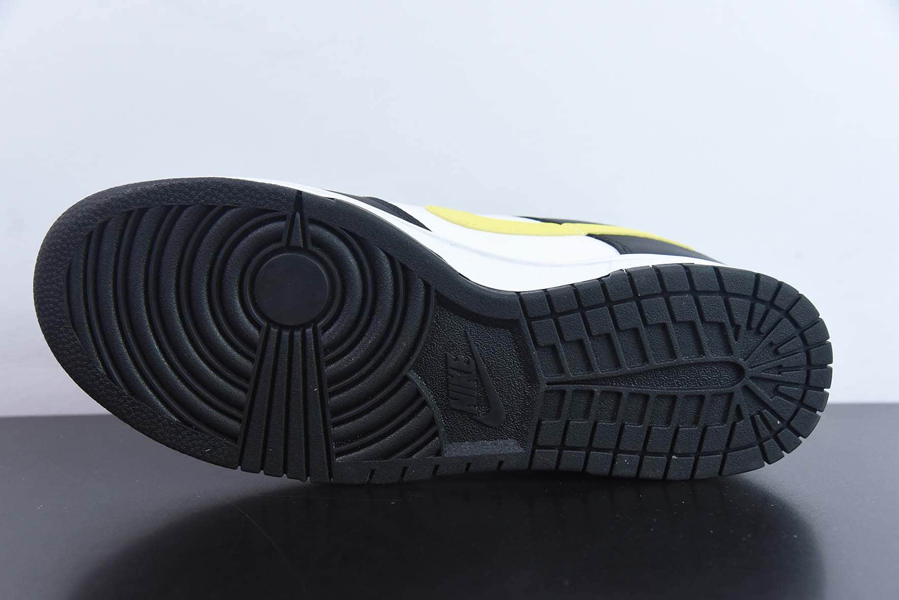 耐克Nike SB Dunk Low “黑白黄”熊猫低帮休闲滑板鞋纯原版本 货号：FQ2431-001