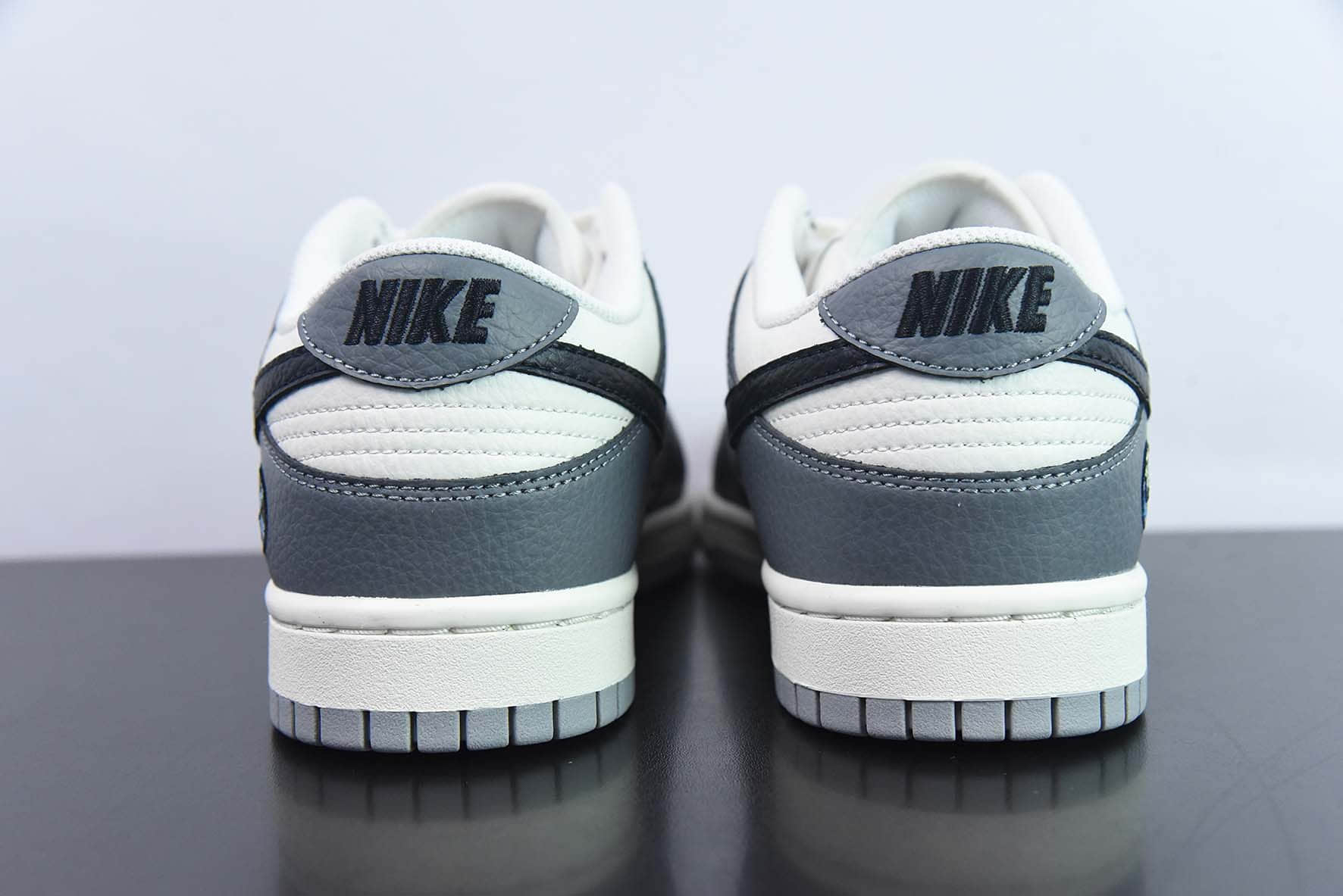 耐克Nike SB Dunk Low SB 地球太阳蓝天白云低帮休闲板鞋纯原版本 货号：BB1609-113 