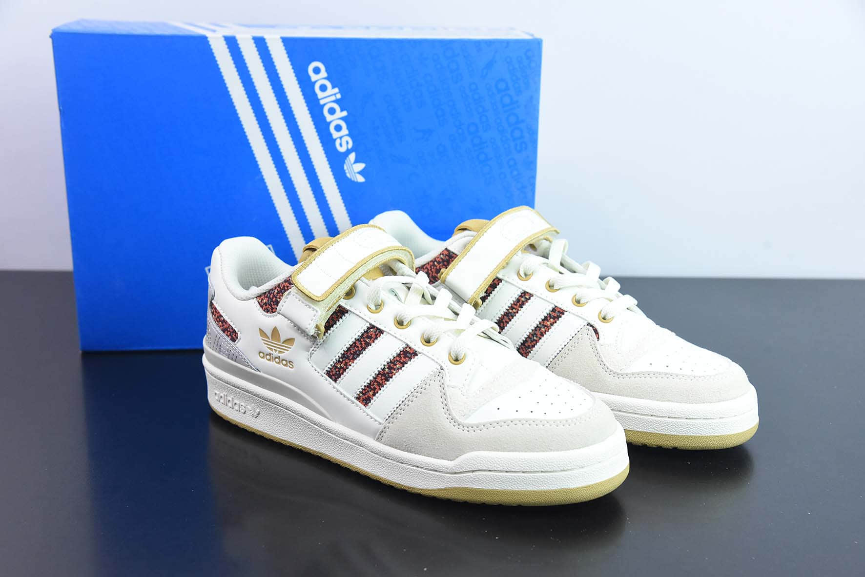 阿迪达斯Adidas Originals Forum 84 ADV Low 罗马系列米白浅灰红魔术贴低帮复古系带百搭休闲运动板鞋纯原版本 货号：HQ4604 