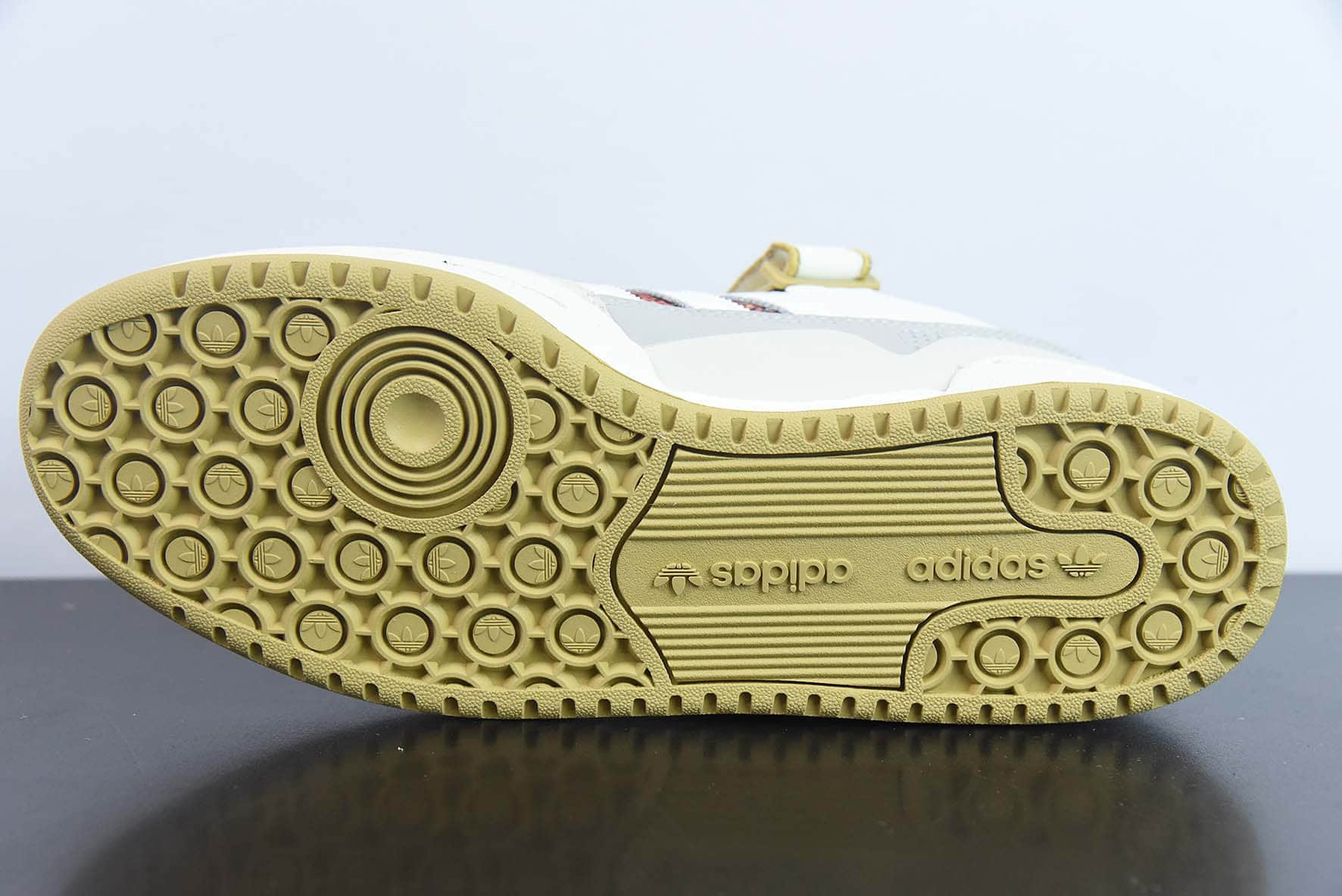 阿迪达斯Adidas Originals Forum 84 ADV Low 罗马系列米白浅灰红魔术贴低帮复古系带百搭休闲运动板鞋纯原版本 货号：HQ4604 