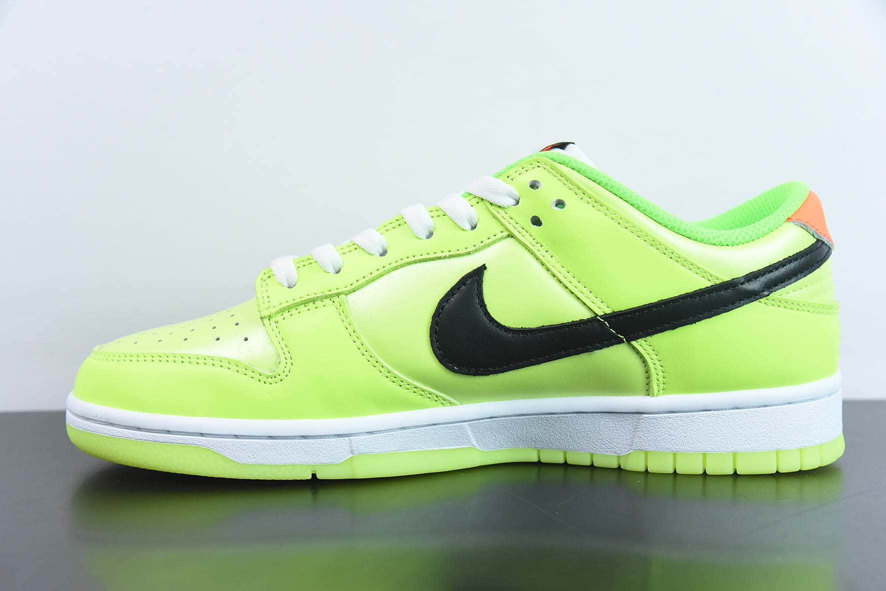 耐克Nike Dunk Low “Glow in the Dark”荧光绿SB低帮滑板鞋纯原版本 货号：FJ4610-702 