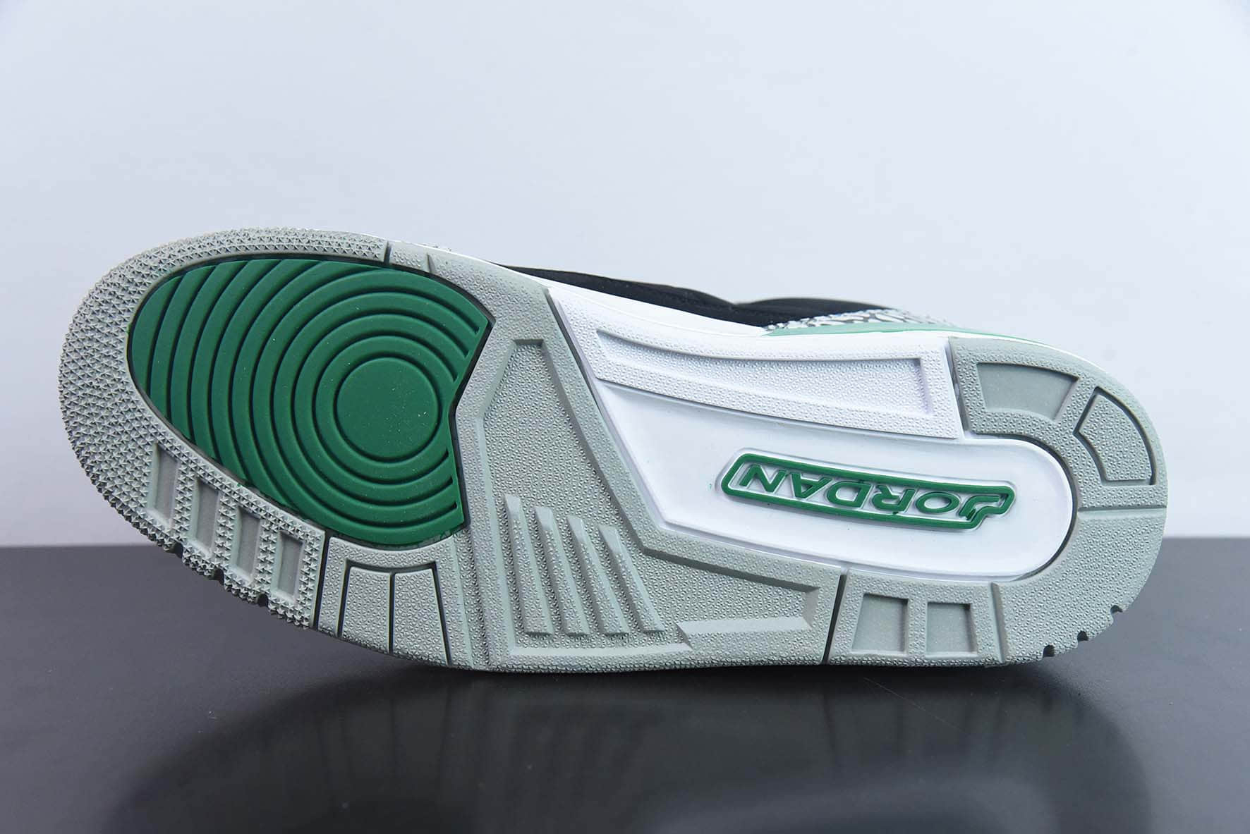 乔丹Air Jordan 3 RetroPine GreenAJ3松绿黑爆裂纹中帮复古休闲运动文化篮球鞋纯原版本 货号：CT8532-030