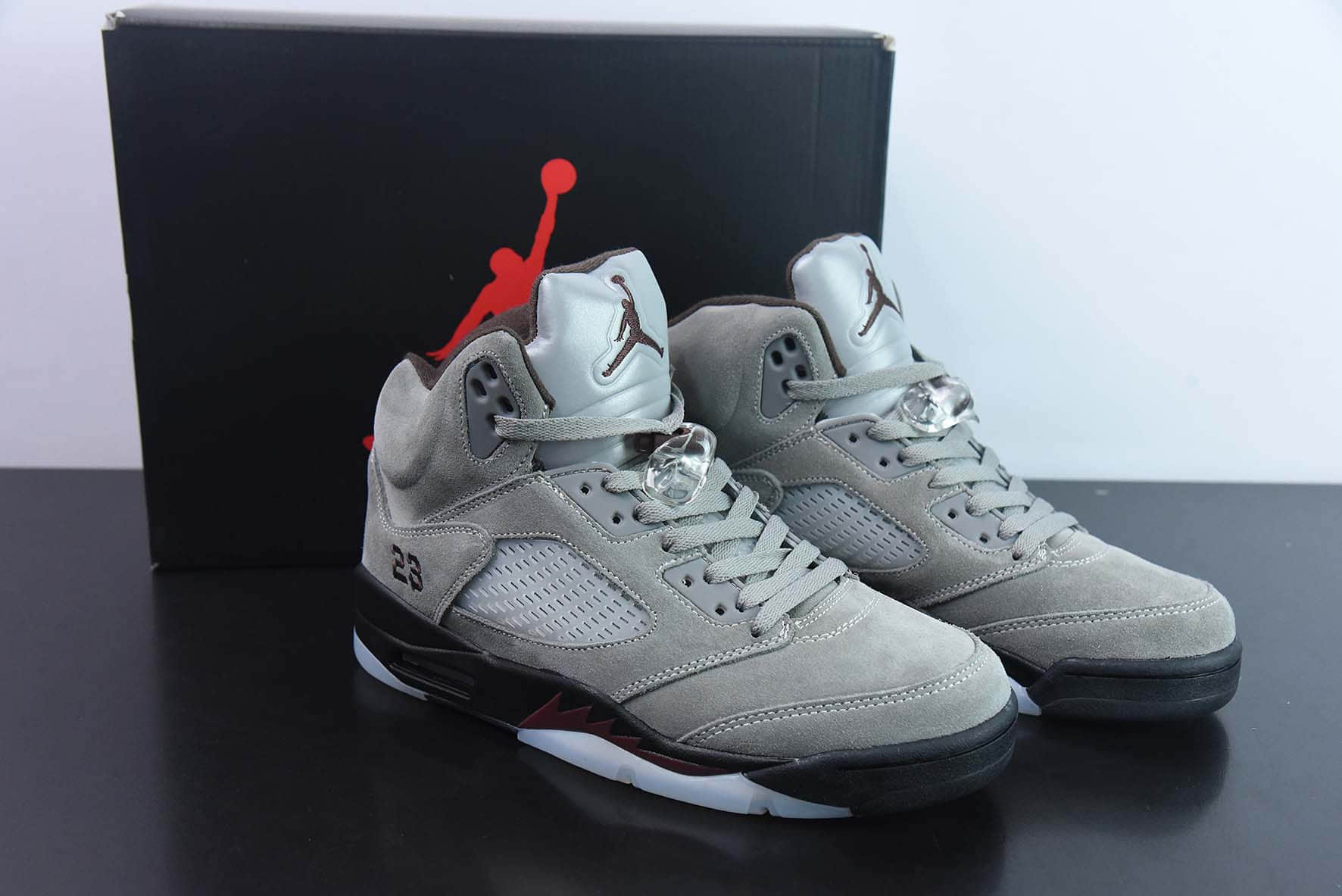 乔丹Air Jordan 5 A Ma Maniere x Air Jordan 5 Light Bone Retro AJ5灰红联名款高帮篮球鞋纯原版本 货号：FD1330-006