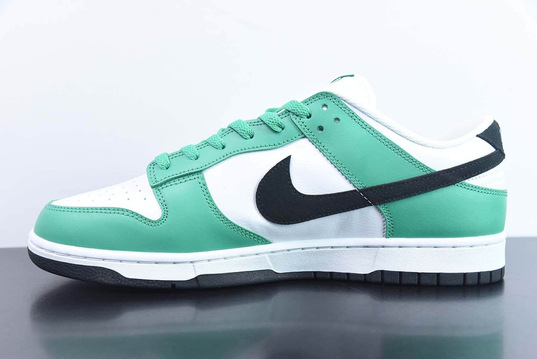 耐克Nike Dunk Low SE “Lottery Green”白绿黑SB低帮休闲滑板鞋纯原版本 货号：FN3612-300