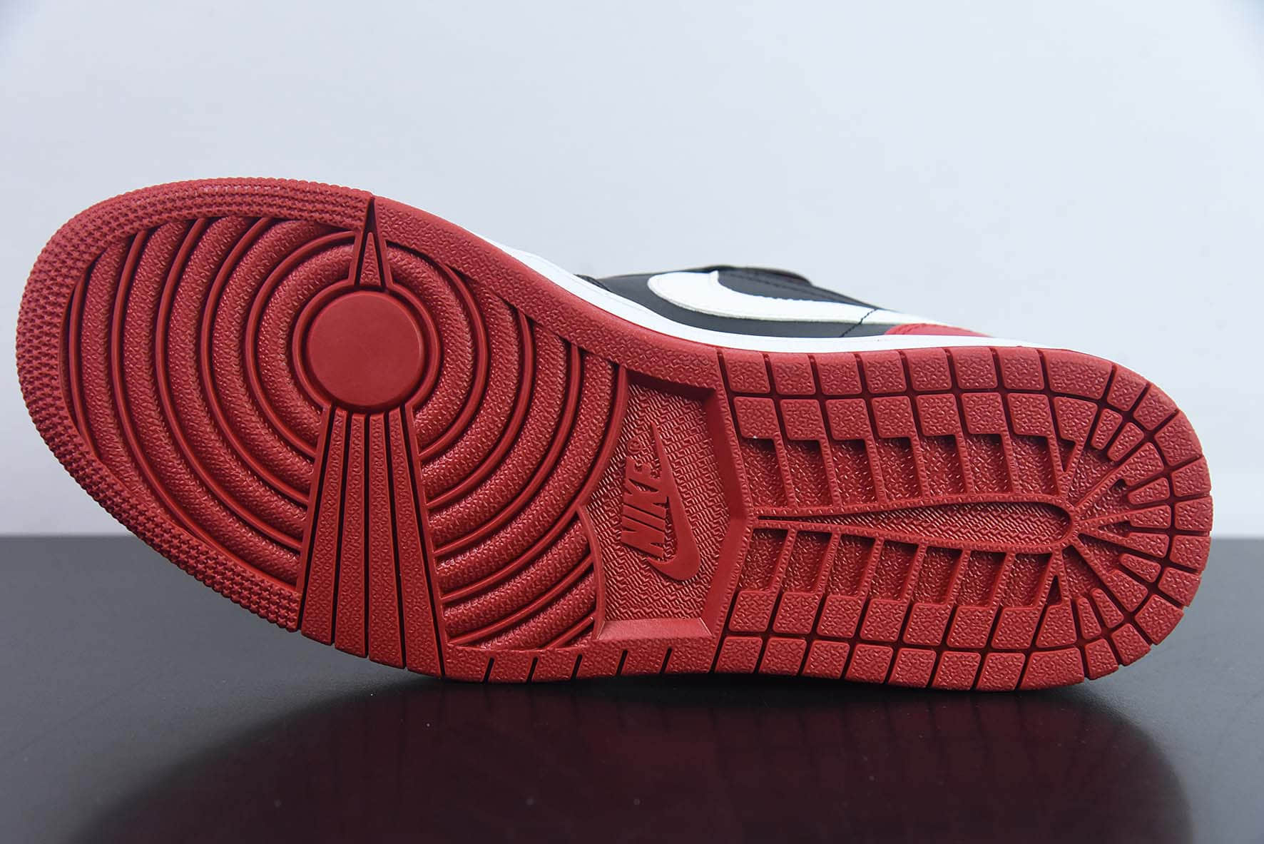 乔丹Air Jordan 1 Low AJ1黑红白钩低帮复古篮球鞋纯原版本 货号：553558-066 