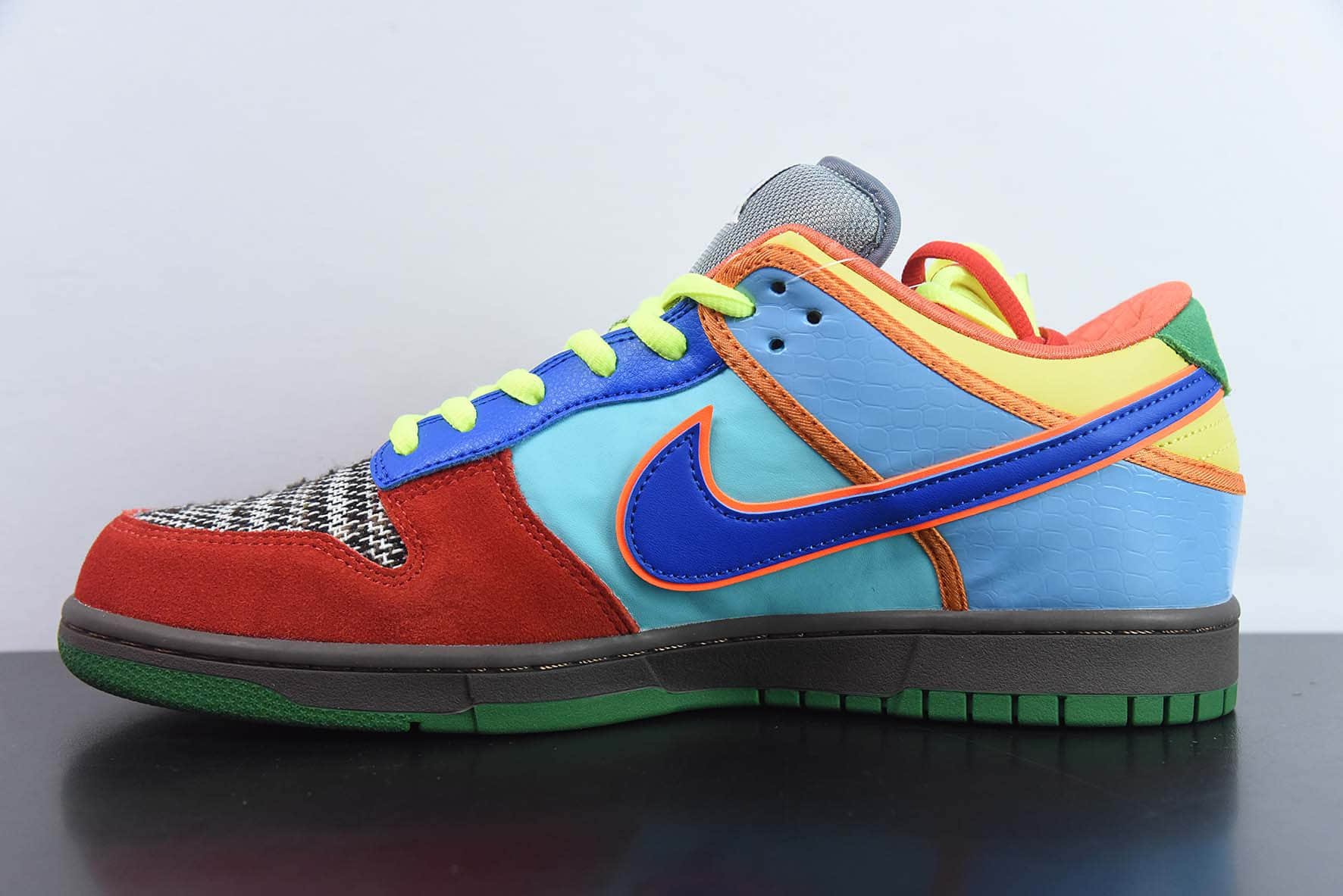 耐克NIKE SB Dunk  What the Dunk  慈善鸳鸯鸽子SB低帮休闲板鞋纯原版本 货号：318403-141 