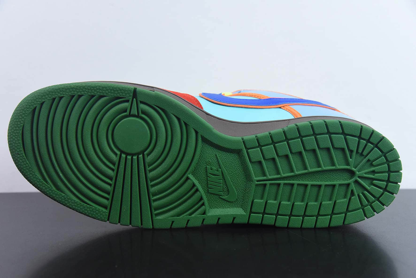 耐克NIKE SB Dunk  What the Dunk  慈善鸳鸯鸽子SB低帮休闲板鞋纯原版本 货号：318403-141 