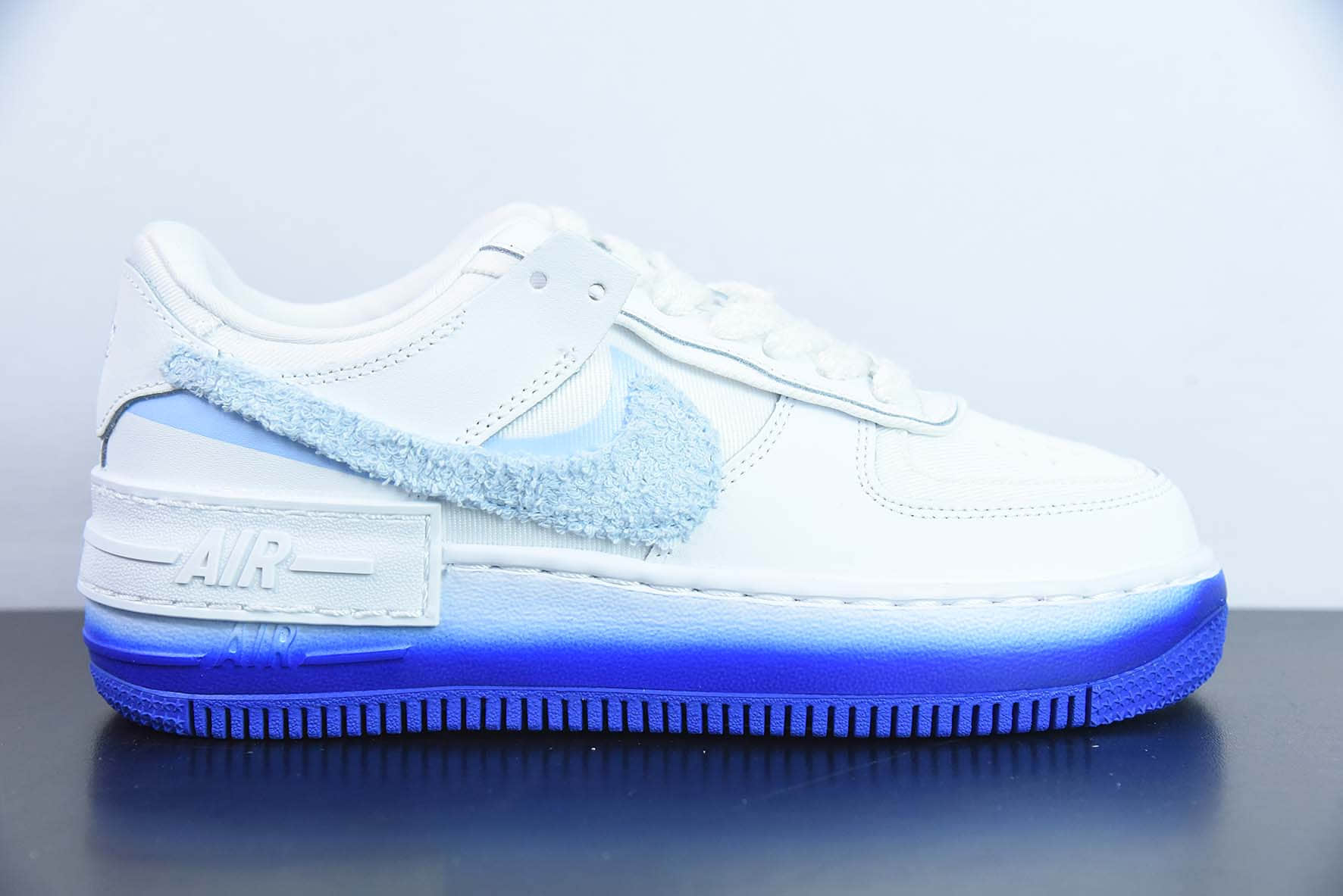 耐克Nike WMNS Air Force 1 ShadowPastel白蓝毛巾勾空军一号轻量增高低帮百搭板鞋纯原版本 货号：FJ4567-100